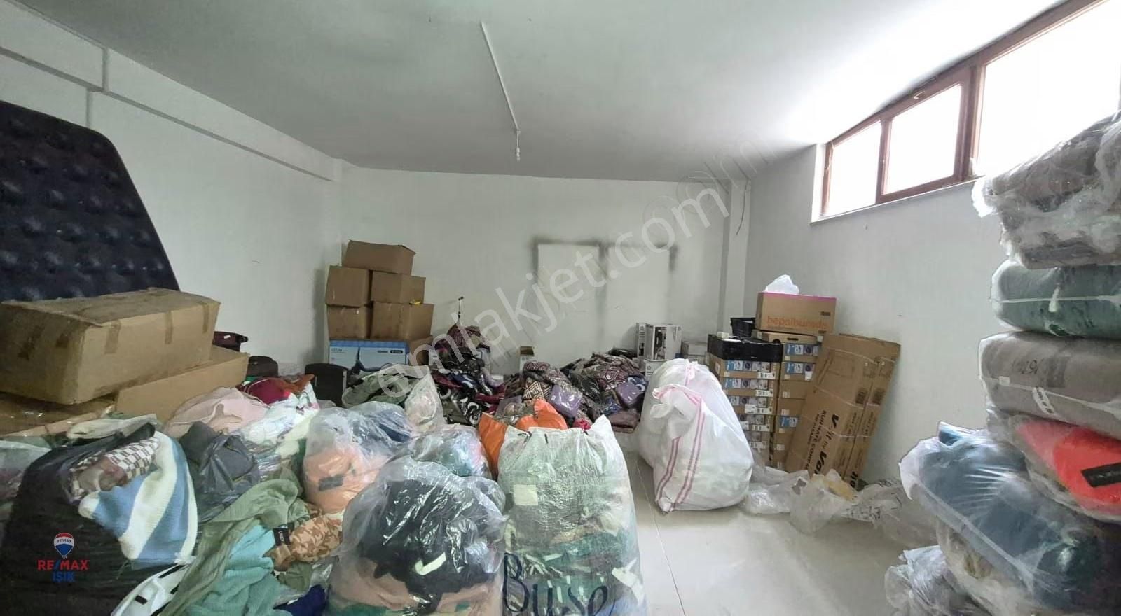 Pelit Caddesi Net: 210 M2 Geniş Ön Kullanım Alanlı Dükkan - Görsel 9