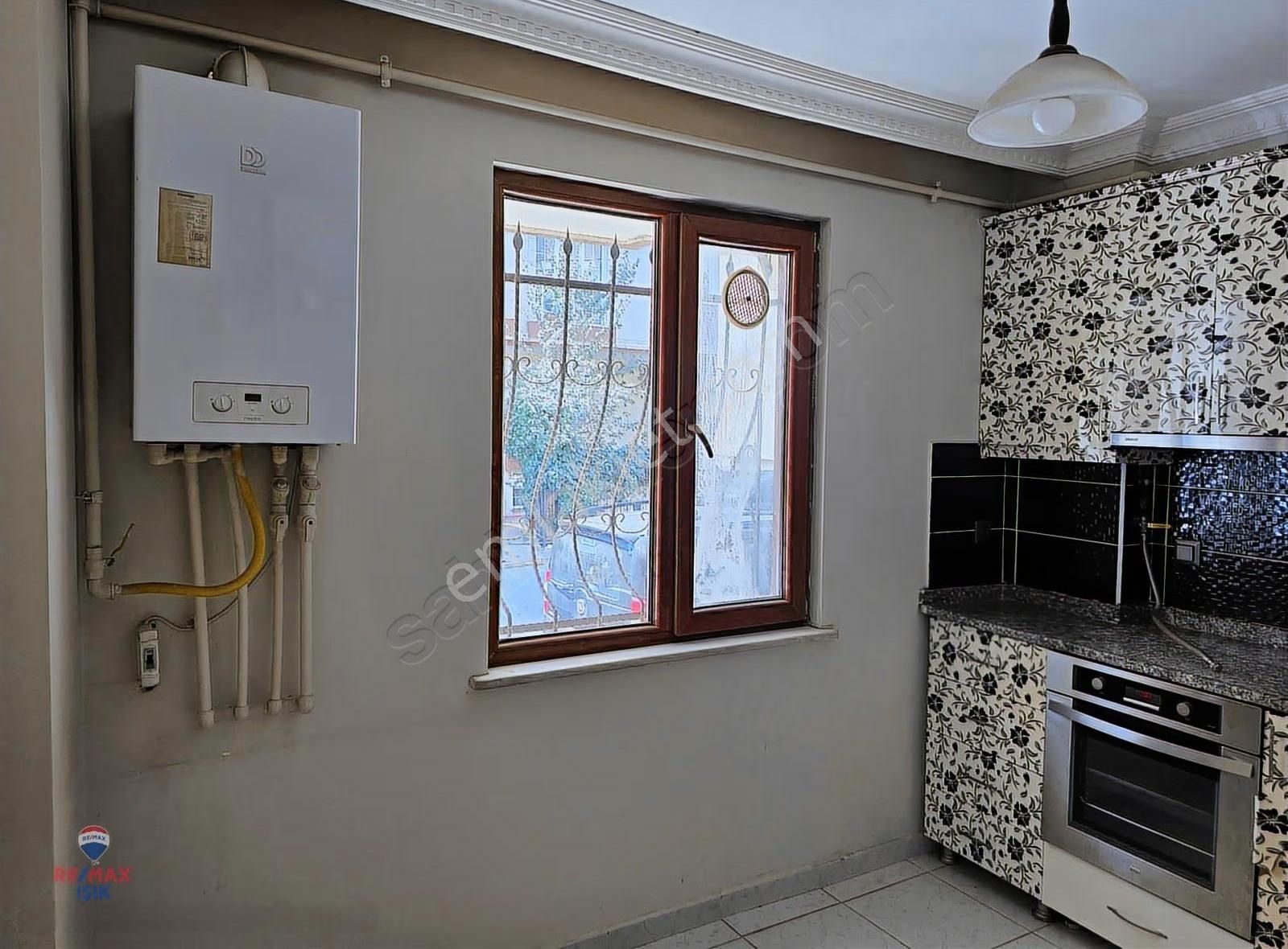 Sancaktepe De 100m2 2+1 Geniş Park Karşısı Bakımlı Ferah - Görsel 2