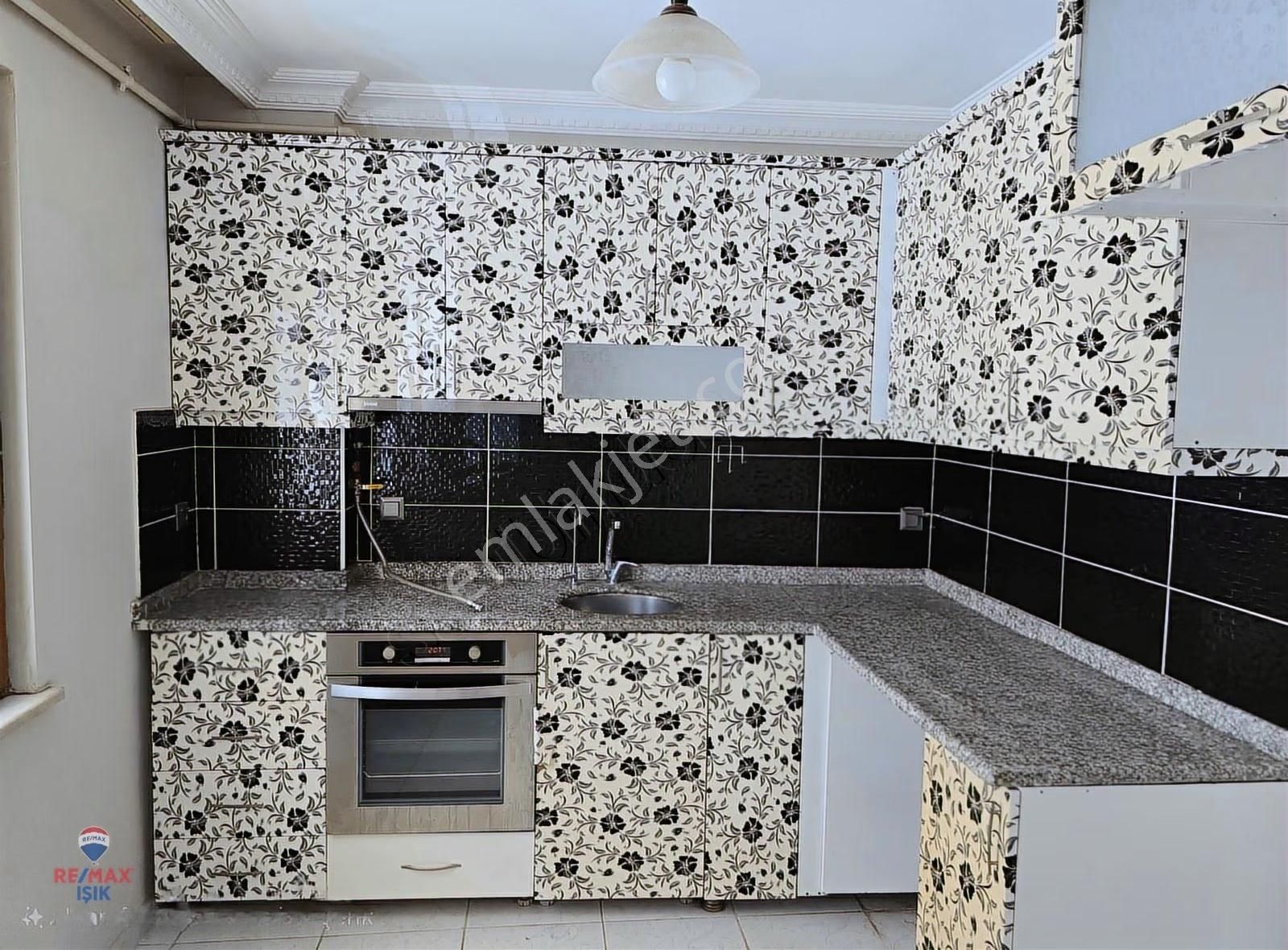 Sancaktepe De 100m2 2+1 Geniş Park Karşısı Bakımlı Ferah - Görsel 21