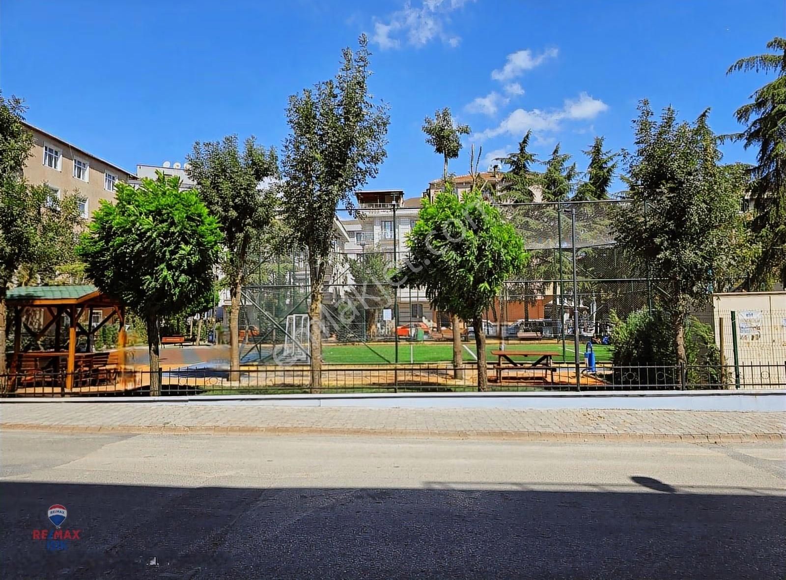 Sancaktepe De 100m2 2+1 Geniş Park Karşısı Bakımlı Ferah - Görsel 8