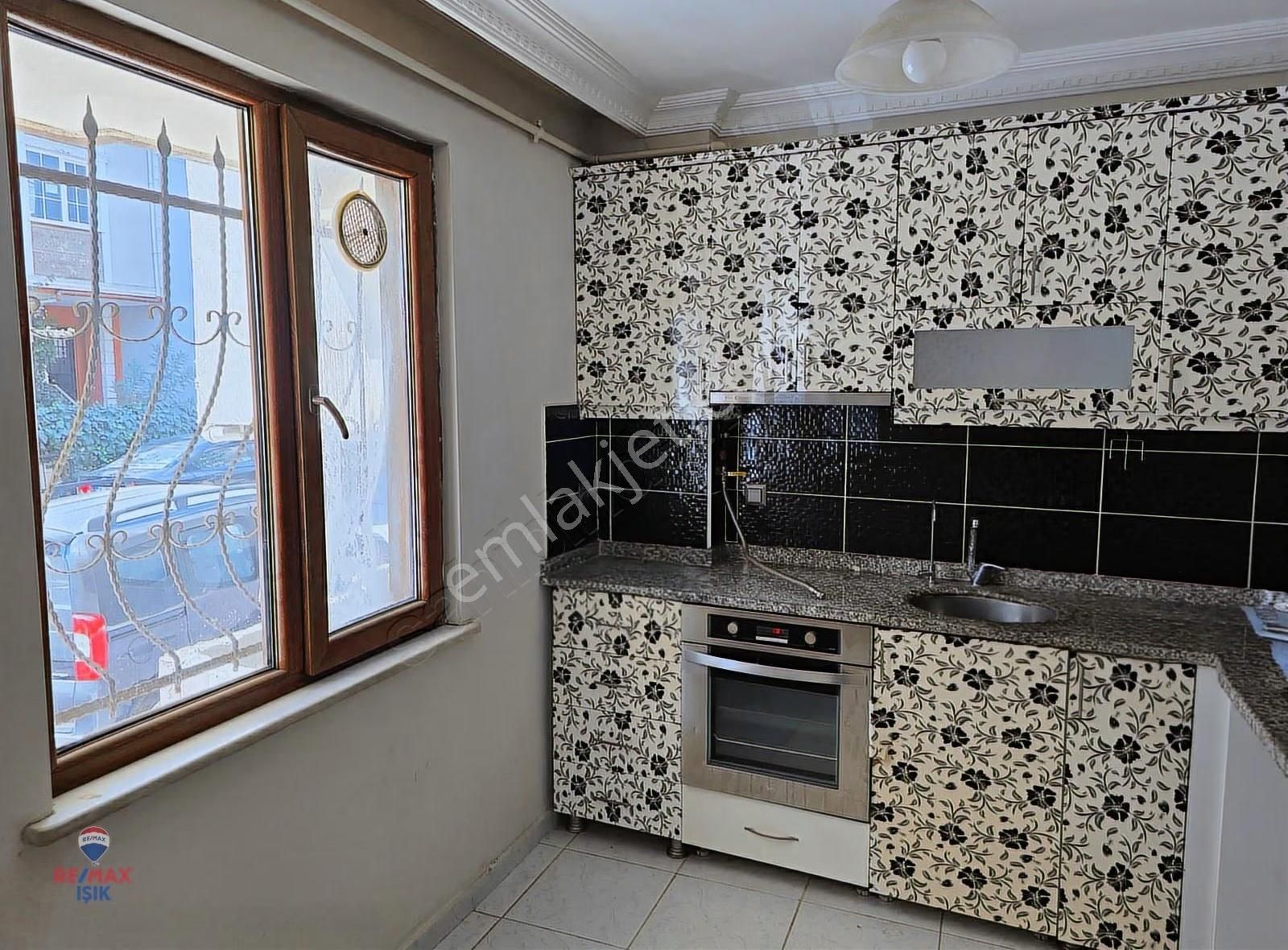 Sancaktepe De 100m2 2+1 Geniş Park Karşısı Bakımlı Ferah - Görsel 25