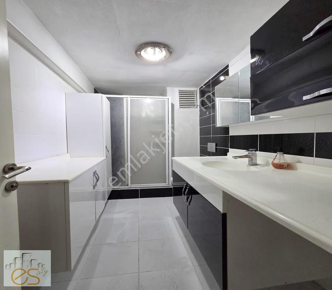 3+1 Daire Metrobüse Yürüme Mesafesinde 140 M² Net Alan - Görsel 9