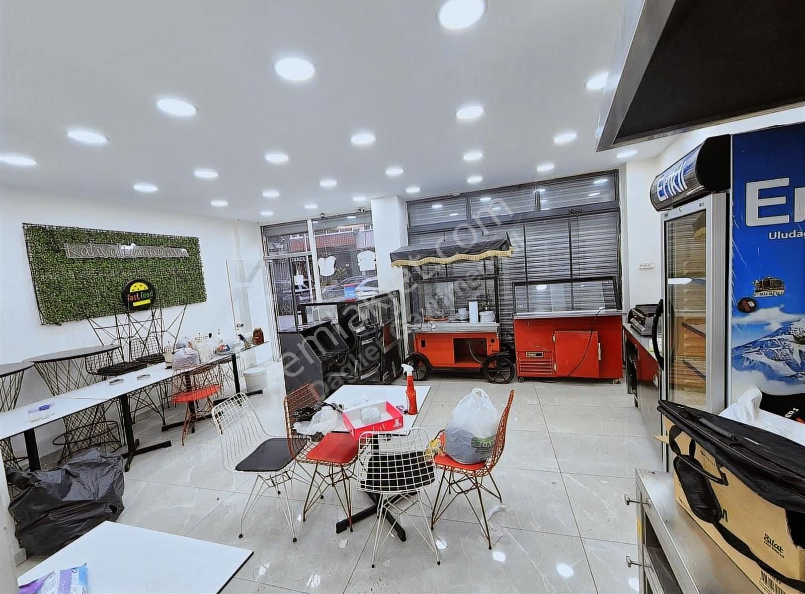 Konumu Güzel Caddede Her İşe Uygun Kiralık Dükkan. - Görsel 2