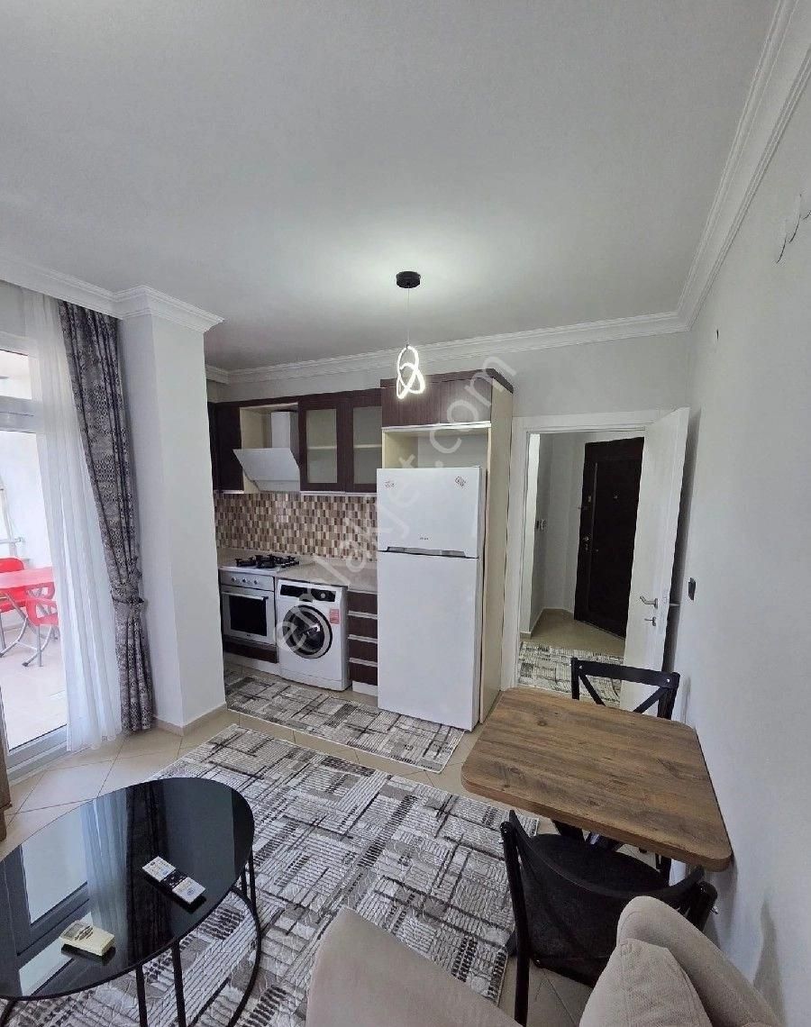 Konyaaltı Limanda Havuzlu 1+1 Eşyalı Kiralık Daire - Görsel 9
