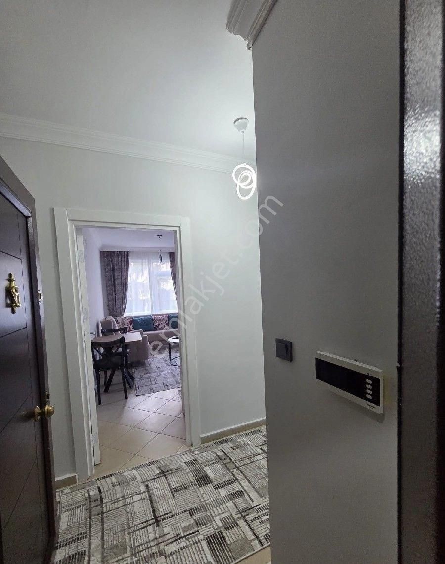 Konyaaltı Limanda Havuzlu 1+1 Eşyalı Kiralık Daire - Görsel 6