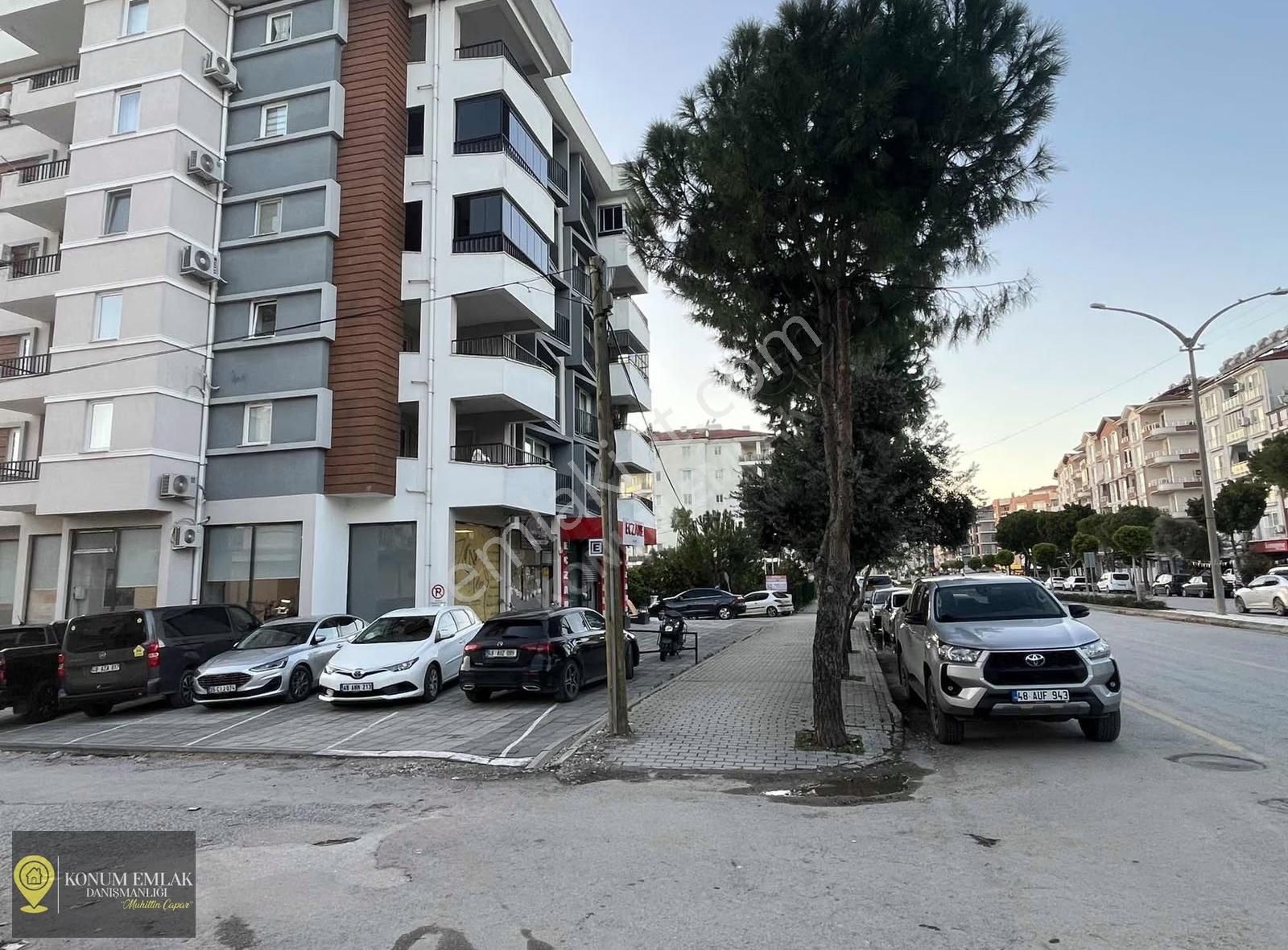 Ortaca Merkezde Satılık 4+1 Havuzlu Kaloriferli Geniş Daire - Görsel 21