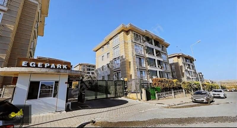 Patu Emlak'tan Egepark Sitesinde Satılık 3+1 Daire
