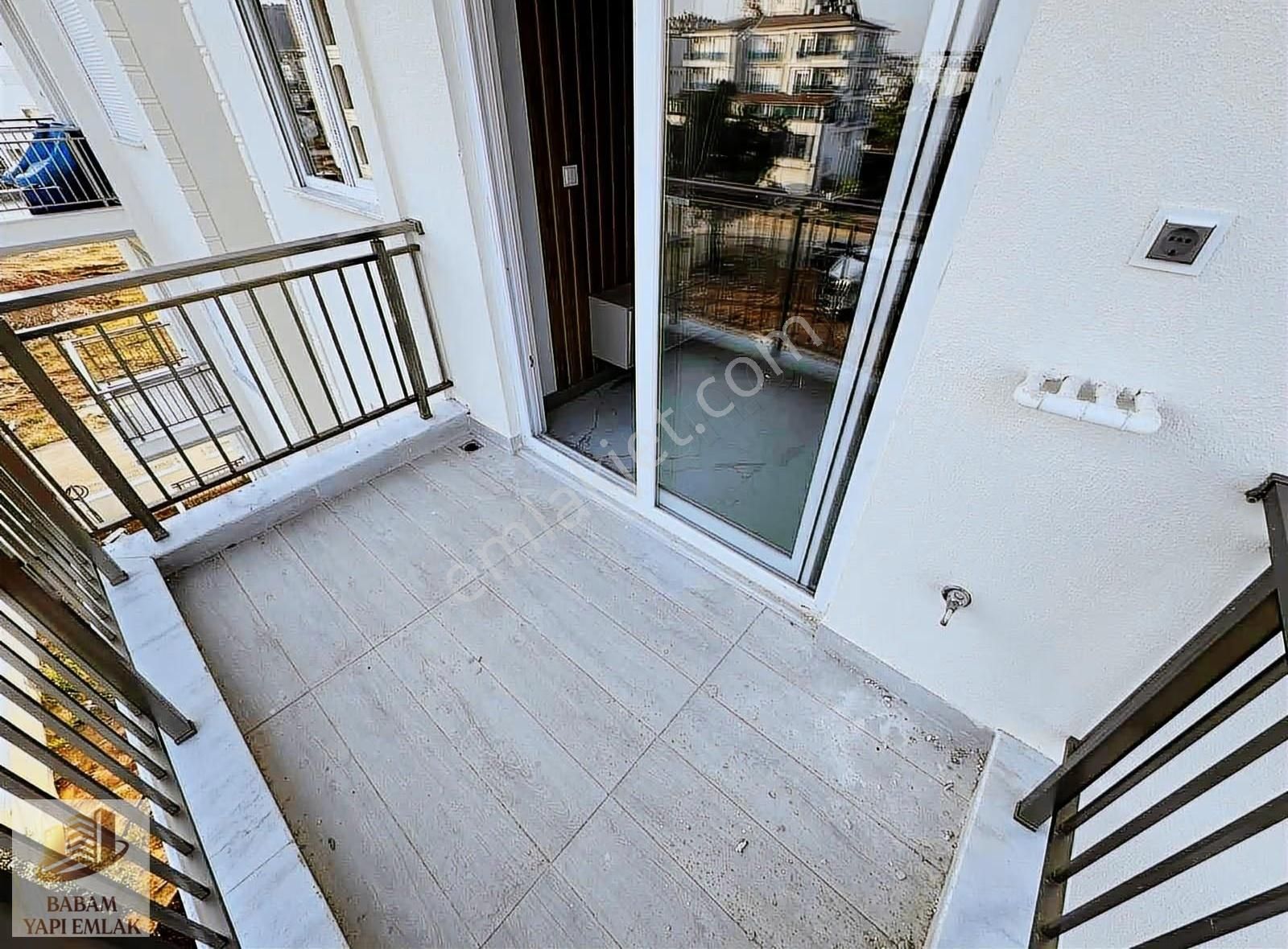 Aydoğmuşta Sıfır Havuzlu Site İçi Arakat Modern 1+1 Lüx Daire !! - Görsel 6