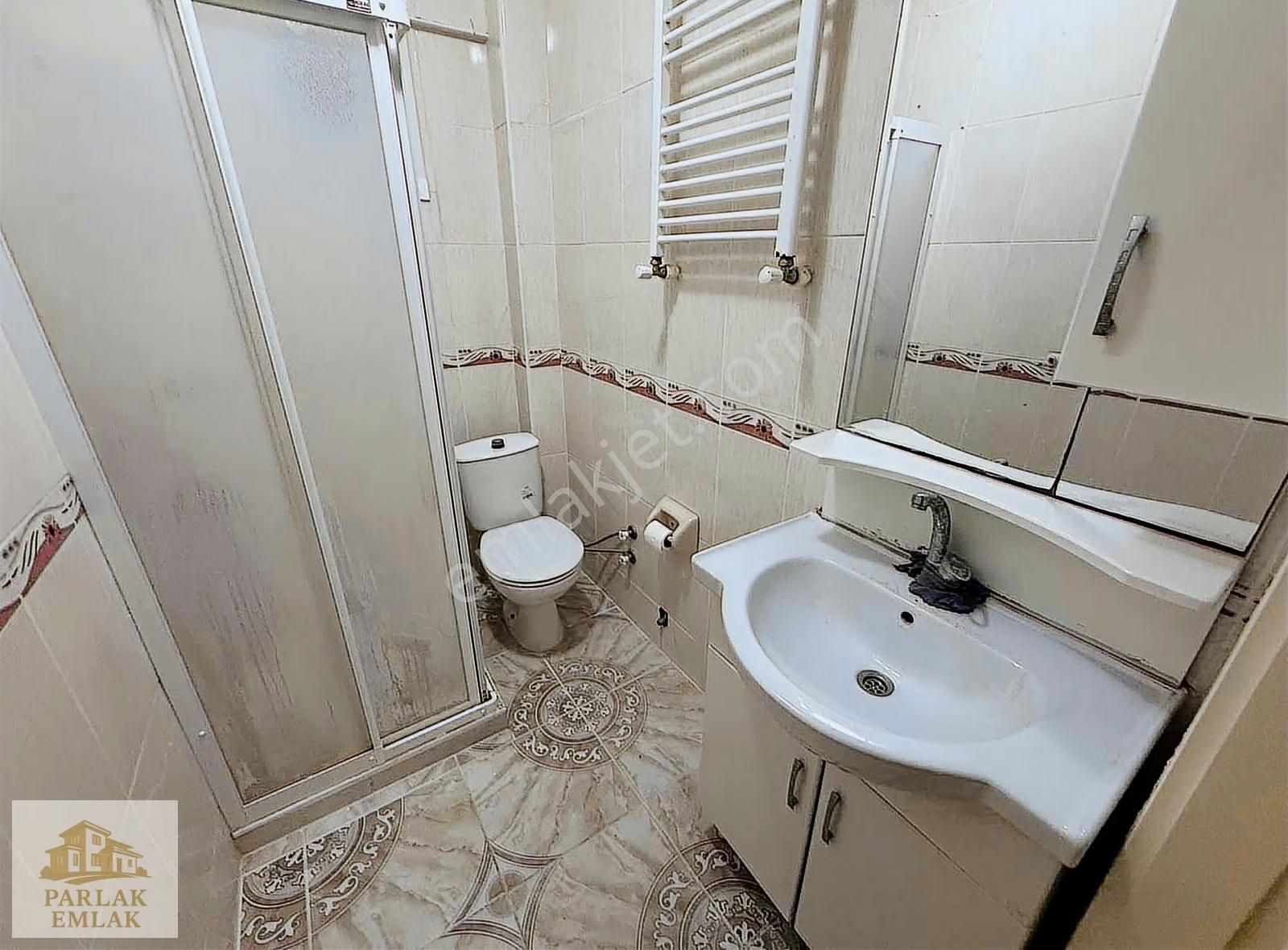 Parlak'tan Fıstıkağacında 1+1 İçi Temiz Bakımlı Ara Kat^*^ - Görsel 5