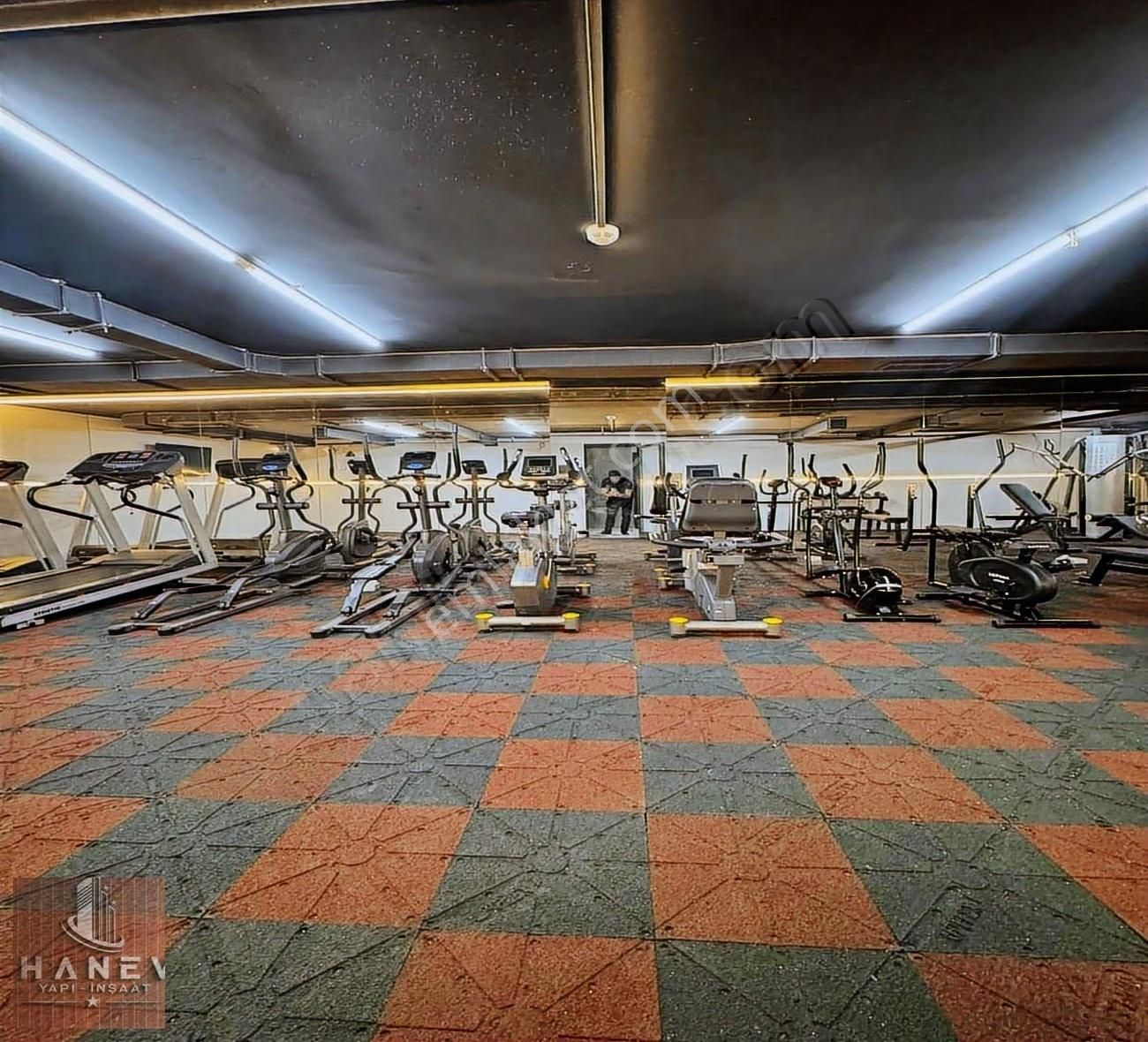 Merkezi Konum Güvenlikli Sitede Satılık Lüks Daire - Görsel 2