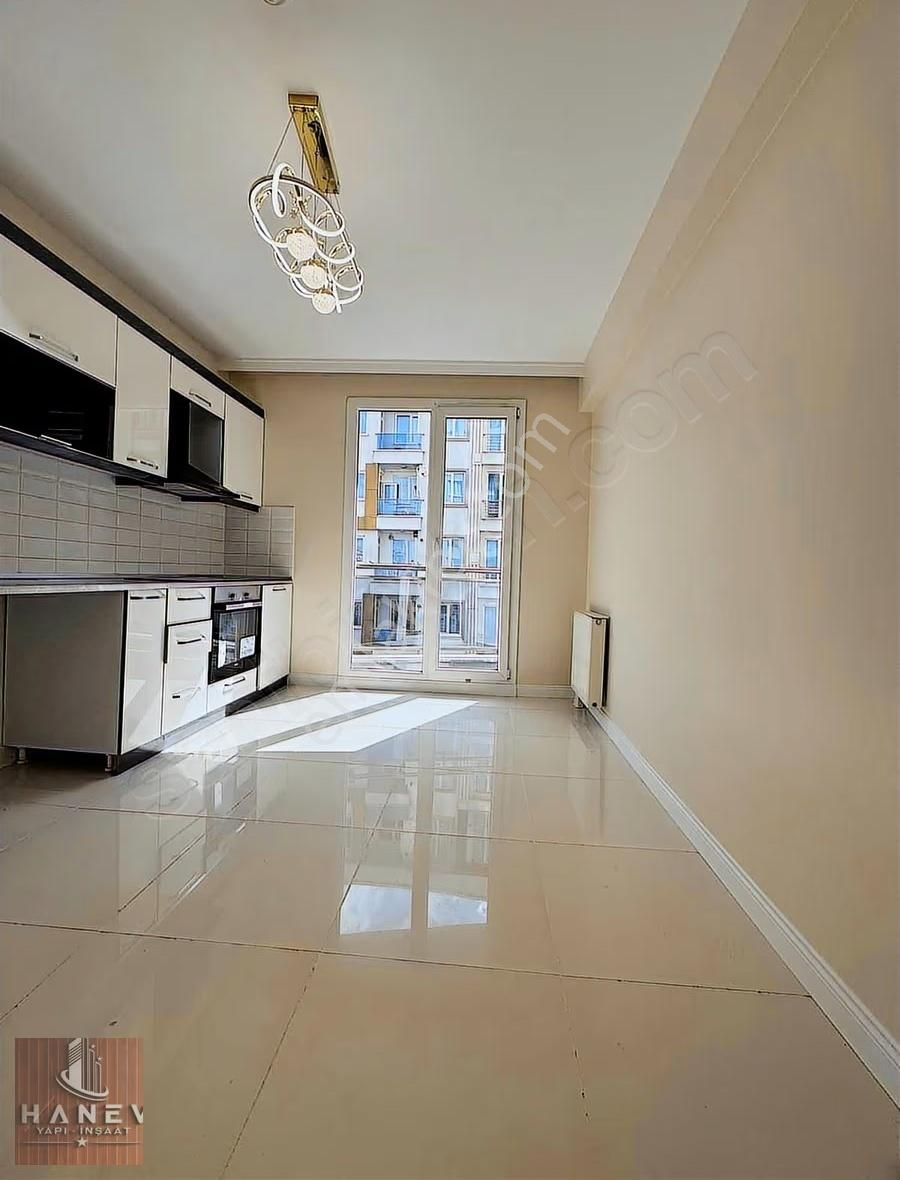 Caddeye Yakın Full Dekorlu Çift Cephe Yönde Satılık Daire - Görsel 11