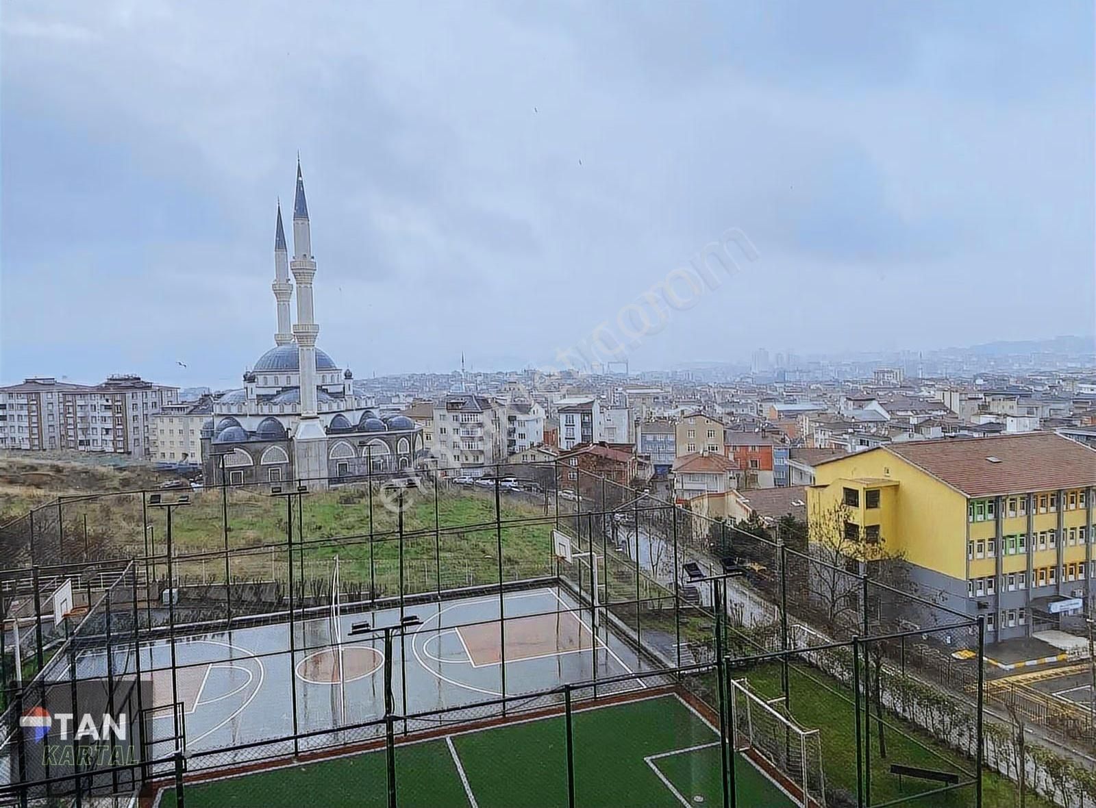 Evora İstanbul Tuzla'da Adalar Manzaralı Yeni Eşyalı 2+1