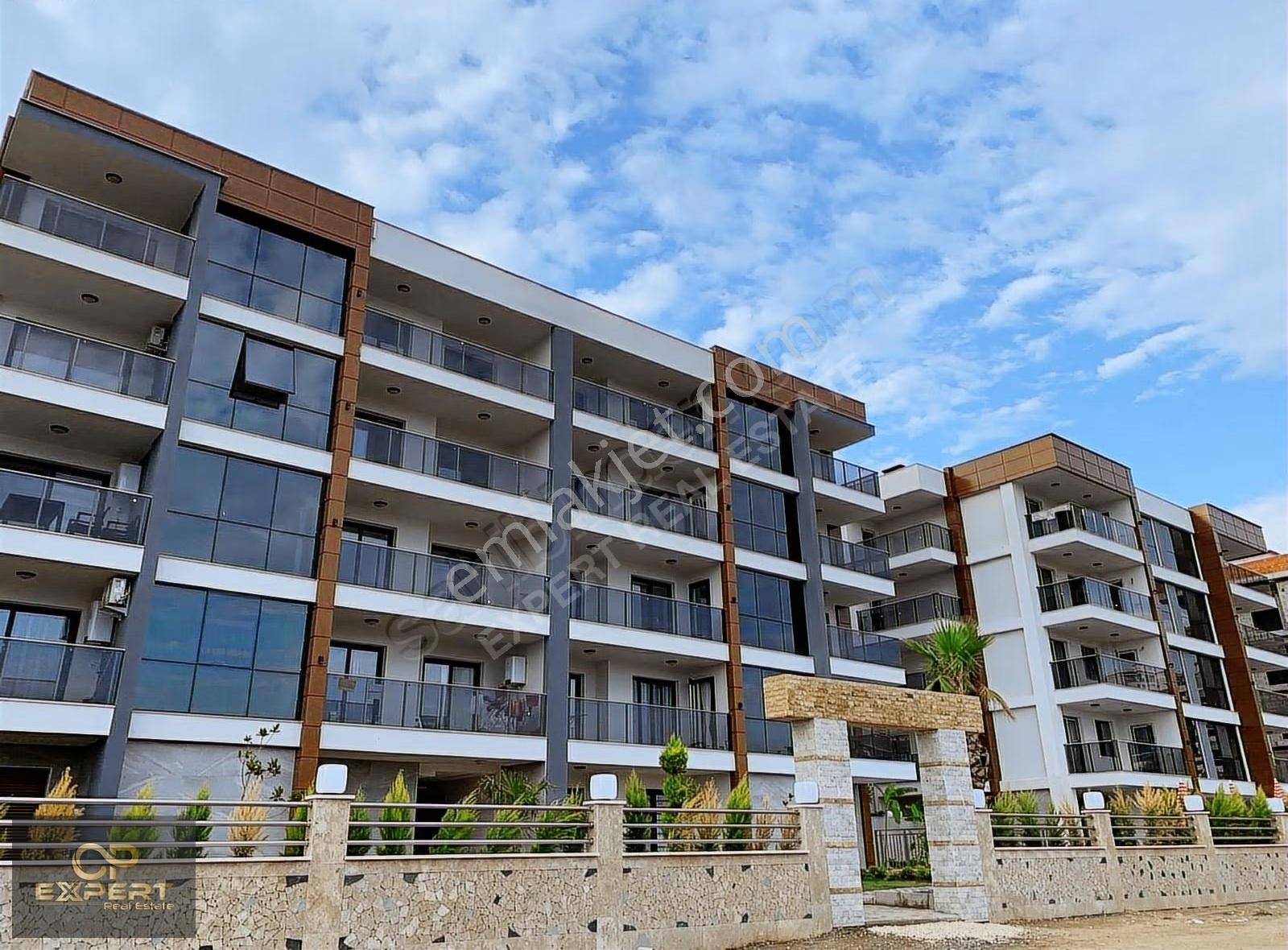 Kuşadası Acıl Satılık 2+1 Sıfır Daıre