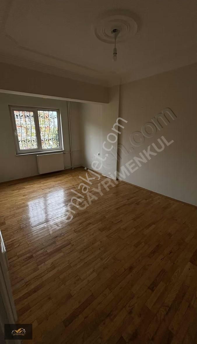 Servergazi Başak Heykeline Yakın Konumda Siteiçi 3+1 140m2 Daire - Görsel 16