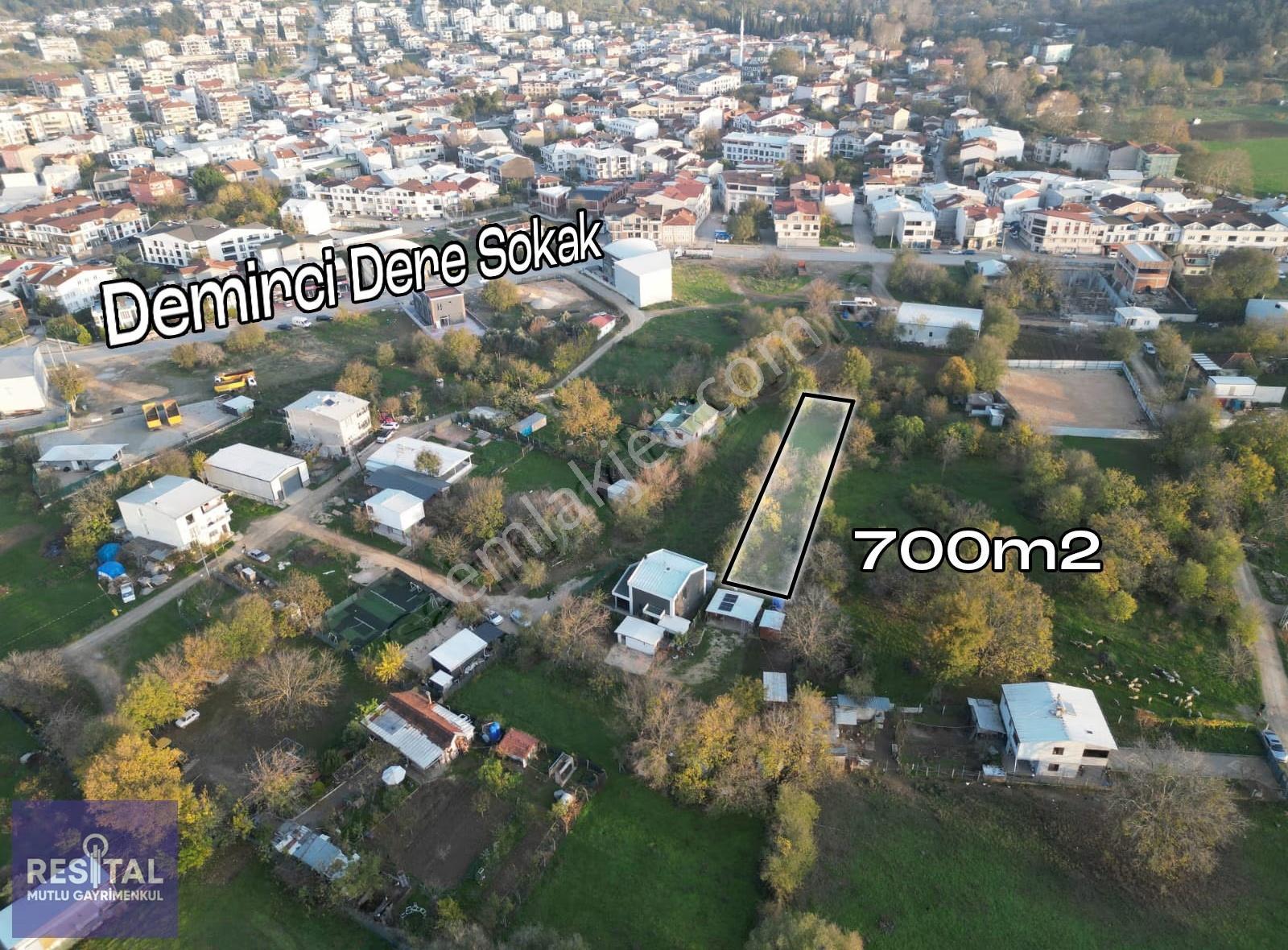 Rs Mutlu Demirci 700m2 Müstakil Tapulu İmara Yakın Satılık Tarla - Görsel 3
