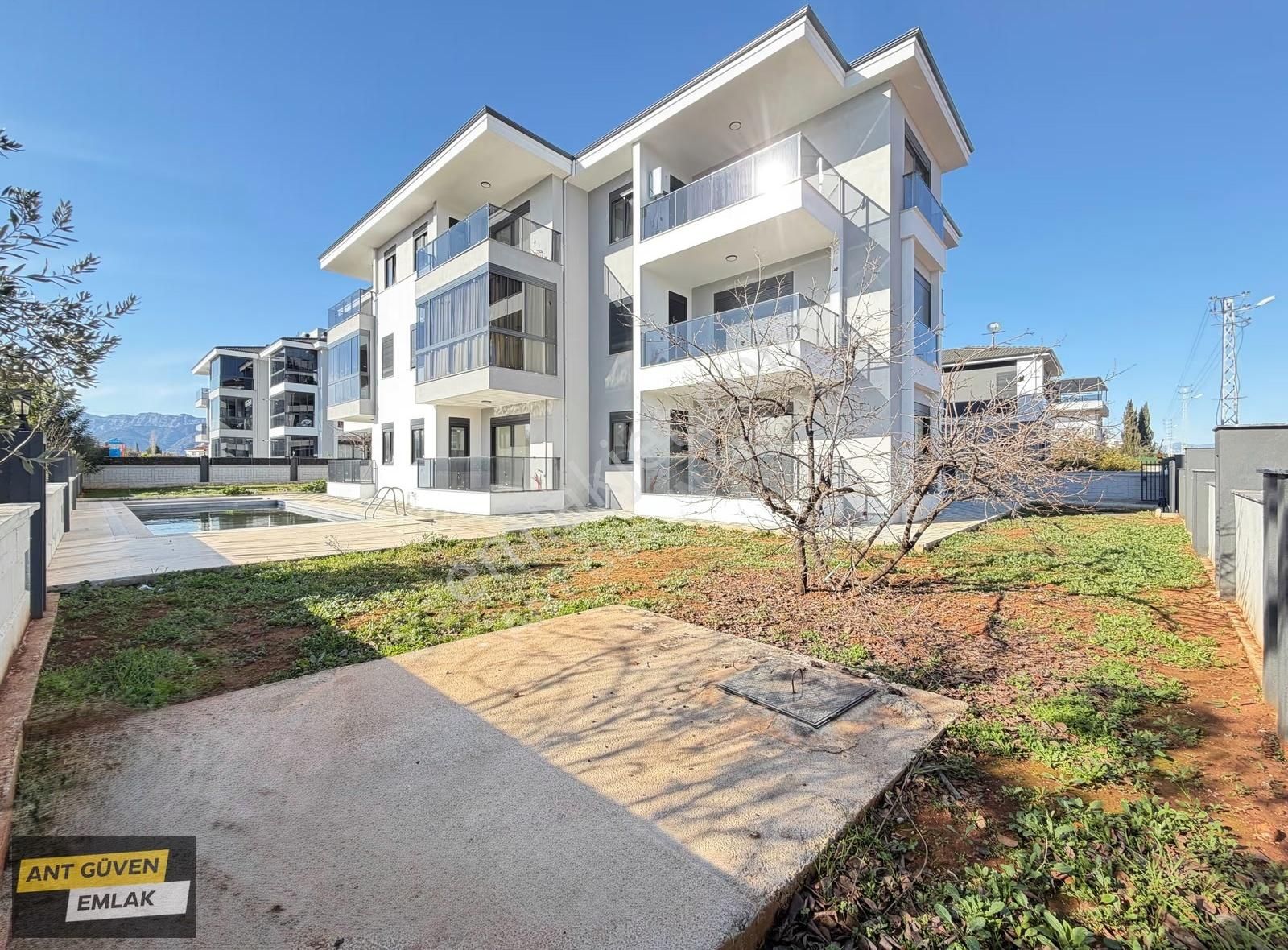 Havuzlu Lüx Binada Yerden Isıtmalı Yeşlbayır'da 2+1 Arakat Daire