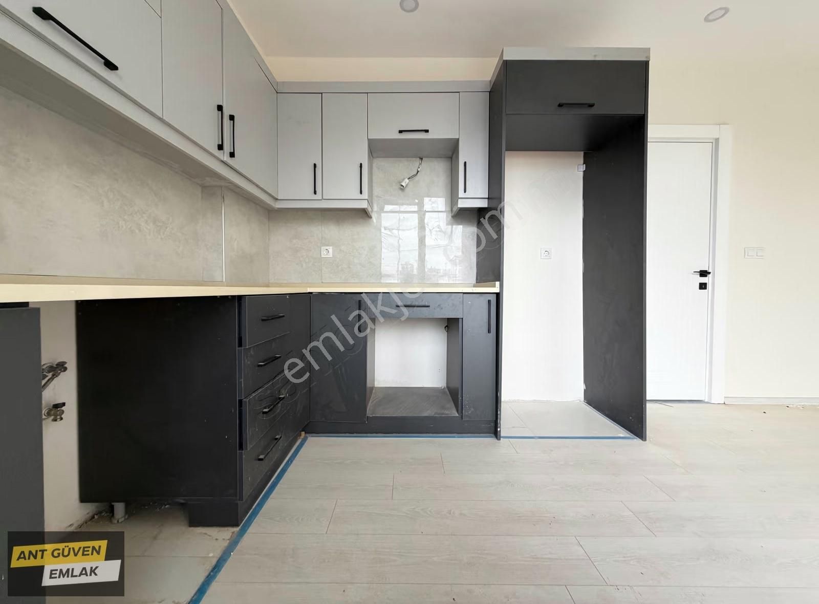 Köşe Binada Çift Balkonlu Termessos Hast. Yakını 2+1 Kiralık - Görsel 10