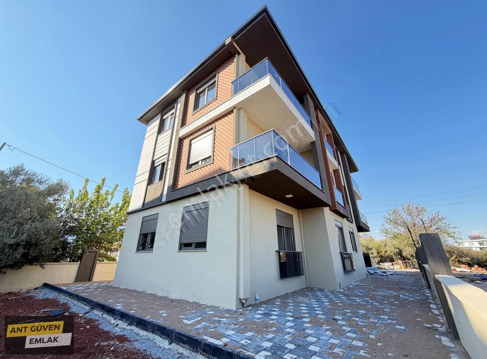 Termessos Hast Yakınında Yeniköy Mh' De 1+1 Uygun Fiyatlı Daire