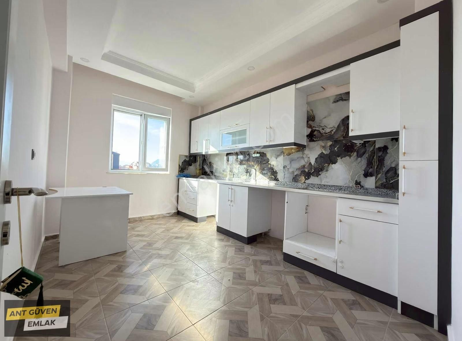 Devlet Hastanesi Yakını 3+1 Katta Tek Kiralık Daire - Görsel 24