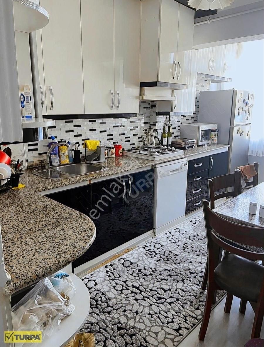 Buca Yiğitler Mahallesi Merkezi Konumda Satılık Daire - Görsel 2