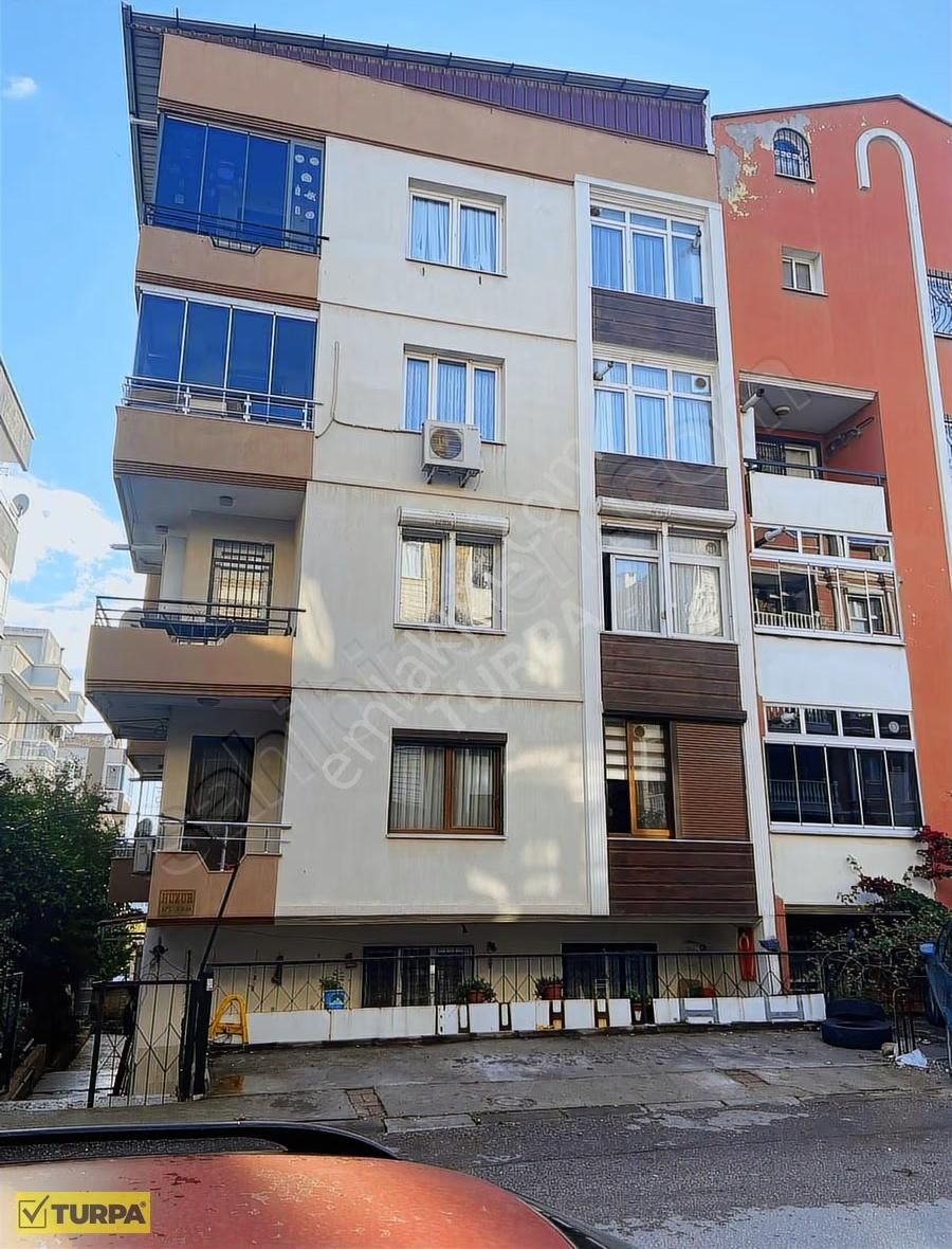 Buca Yiğitler Mahallesi Merkezi Konumda Satılık Daire