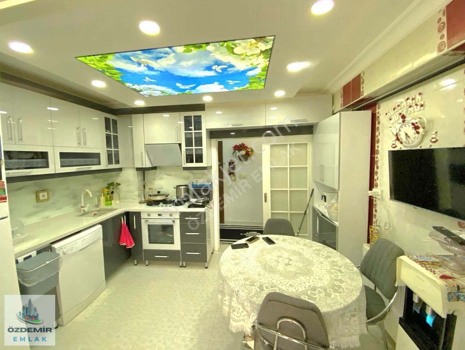 Özdemir Den Kıbrıs Köyün De Ara Katta Full +full Yapılı 3+1 - Görsel 17