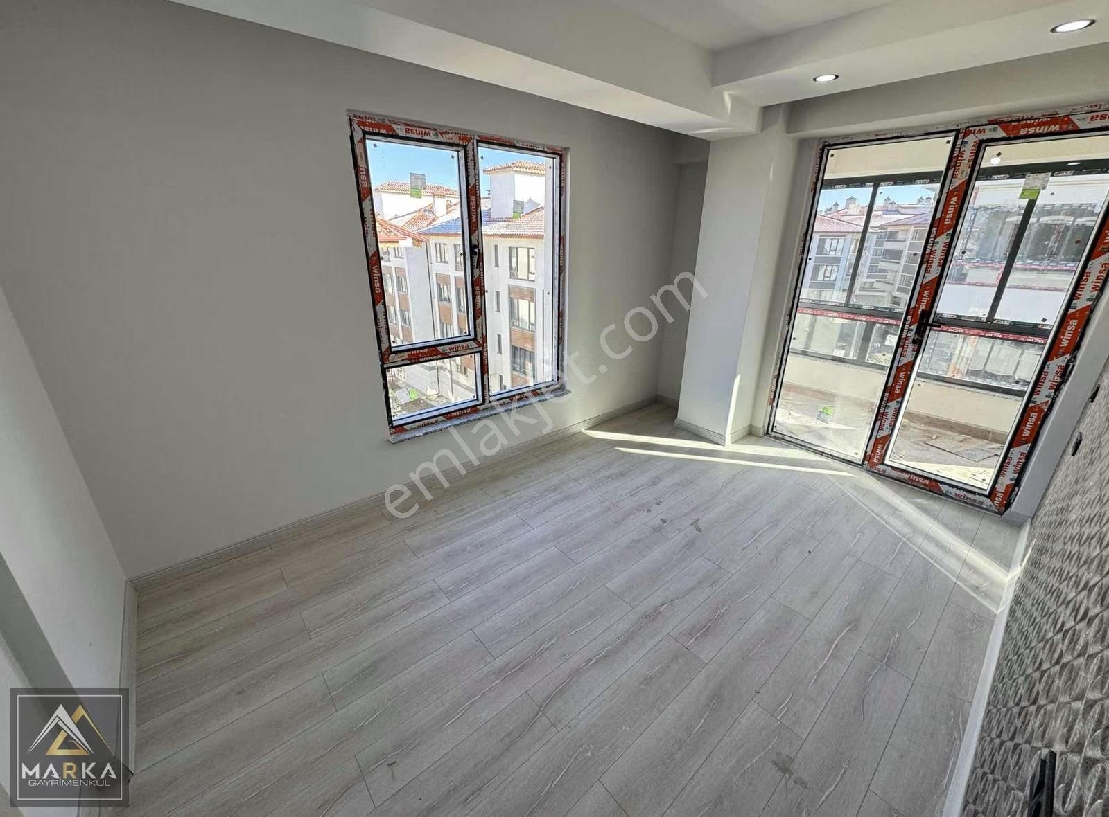 Marka' Dan Sporkent'te Lüx Tasarım Satılık 3+1 Daireler - Görsel 3