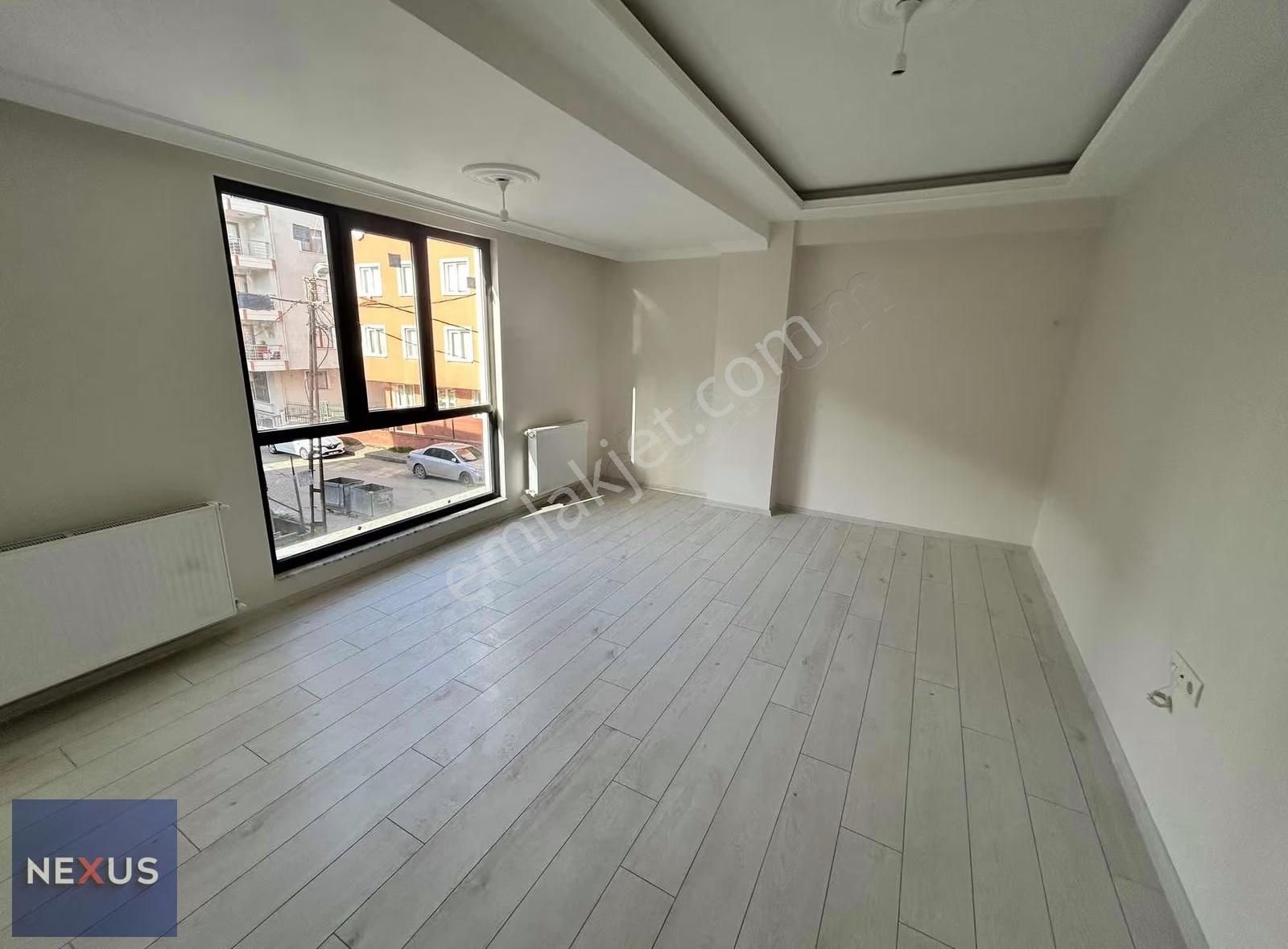 Çekmeköy Cumhuriyet Mahallesin'de Satılık 2+1 Daire - Görsel 2