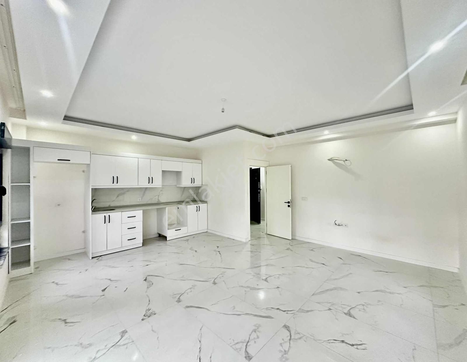 Alanya Çıplaklı Merkezde 3+1 Satılık Daire