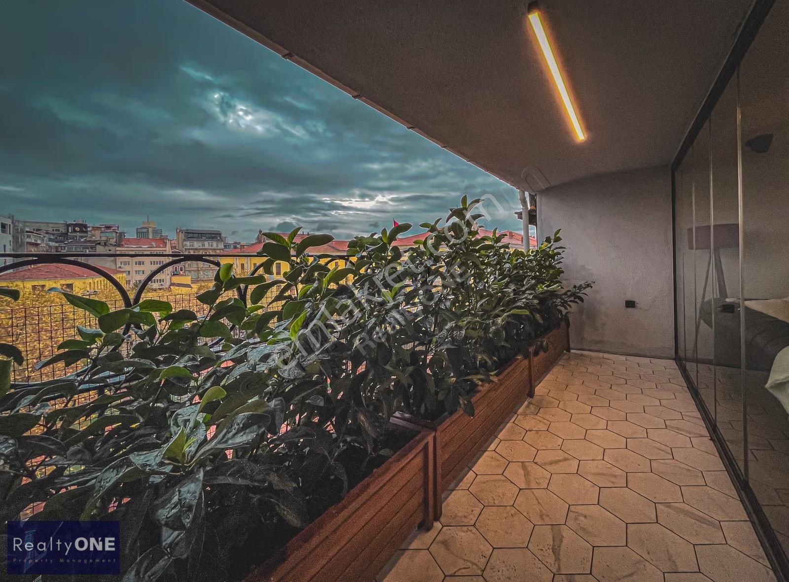 R-one Beyoğlu Tarihi Binada Dubleks Penthouse Kiralık Daire-eng - Görsel 14