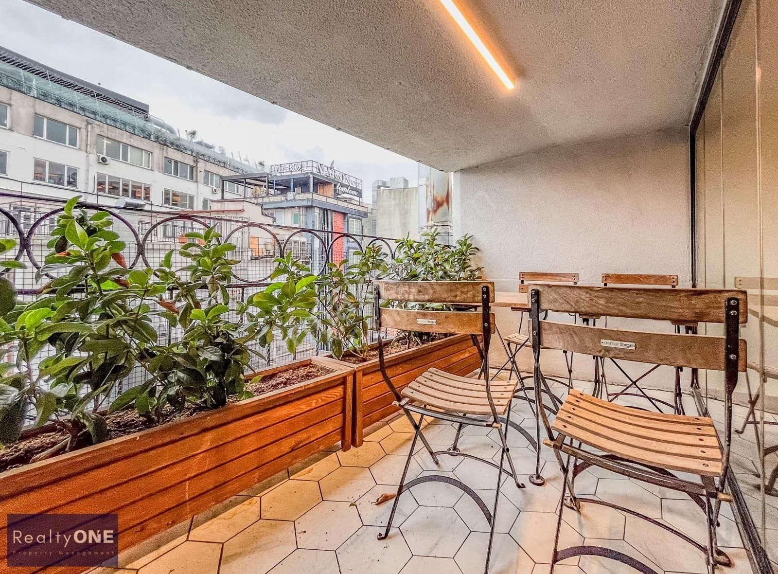 R-one Beyoğlu Tarihi Binada Dubleks Penthouse Kiralık Daire-eng - Görsel 3