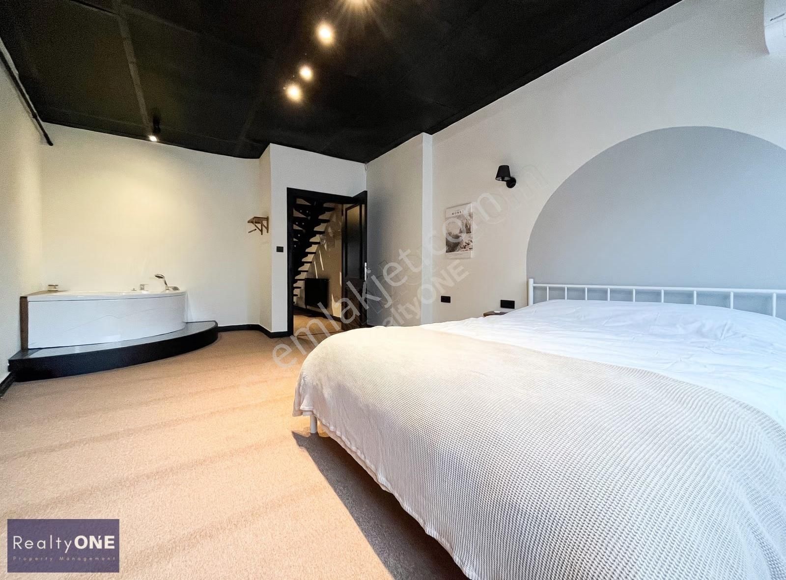 R-one Beyoğlu Tarihi Binada Dubleks Penthouse Kiralık Daire-eng - Görsel 16