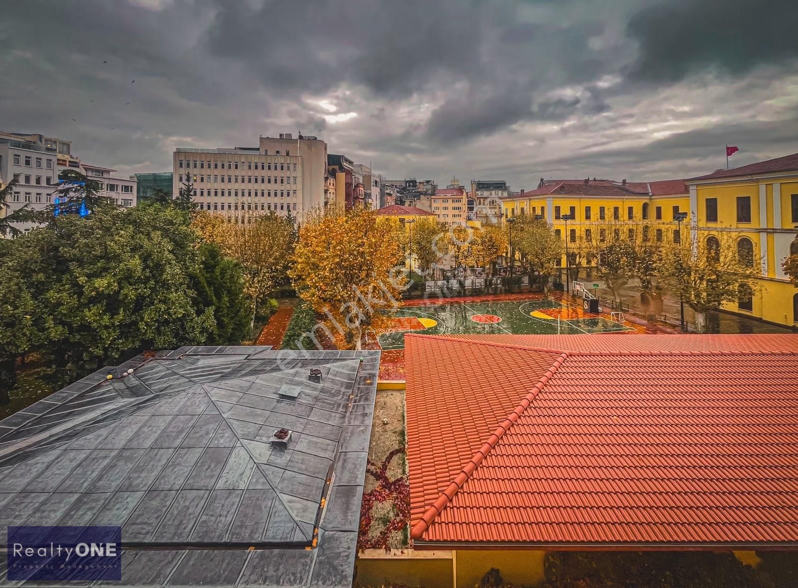 R-one Beyoğlu Tarihi Binada Dubleks Penthouse Kiralık Daire-eng - Görsel 24