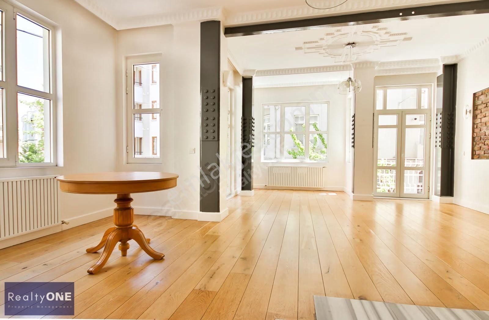 R-one Rental 2+1 Flat In Cihangir Historical Build High Ceiling - Görsel 2