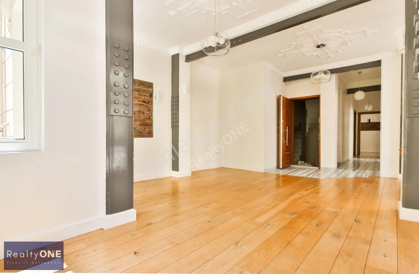 R-one Rental 2+1 Flat In Cihangir Historical Build High Ceiling - Görsel 14