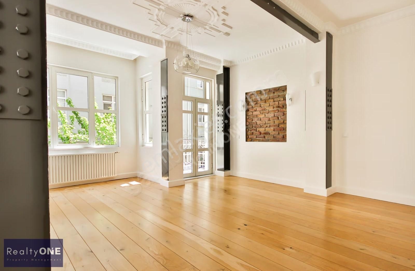 R-one Rental 2+1 Flat In Cihangir Historical Build High Ceiling - Görsel 28