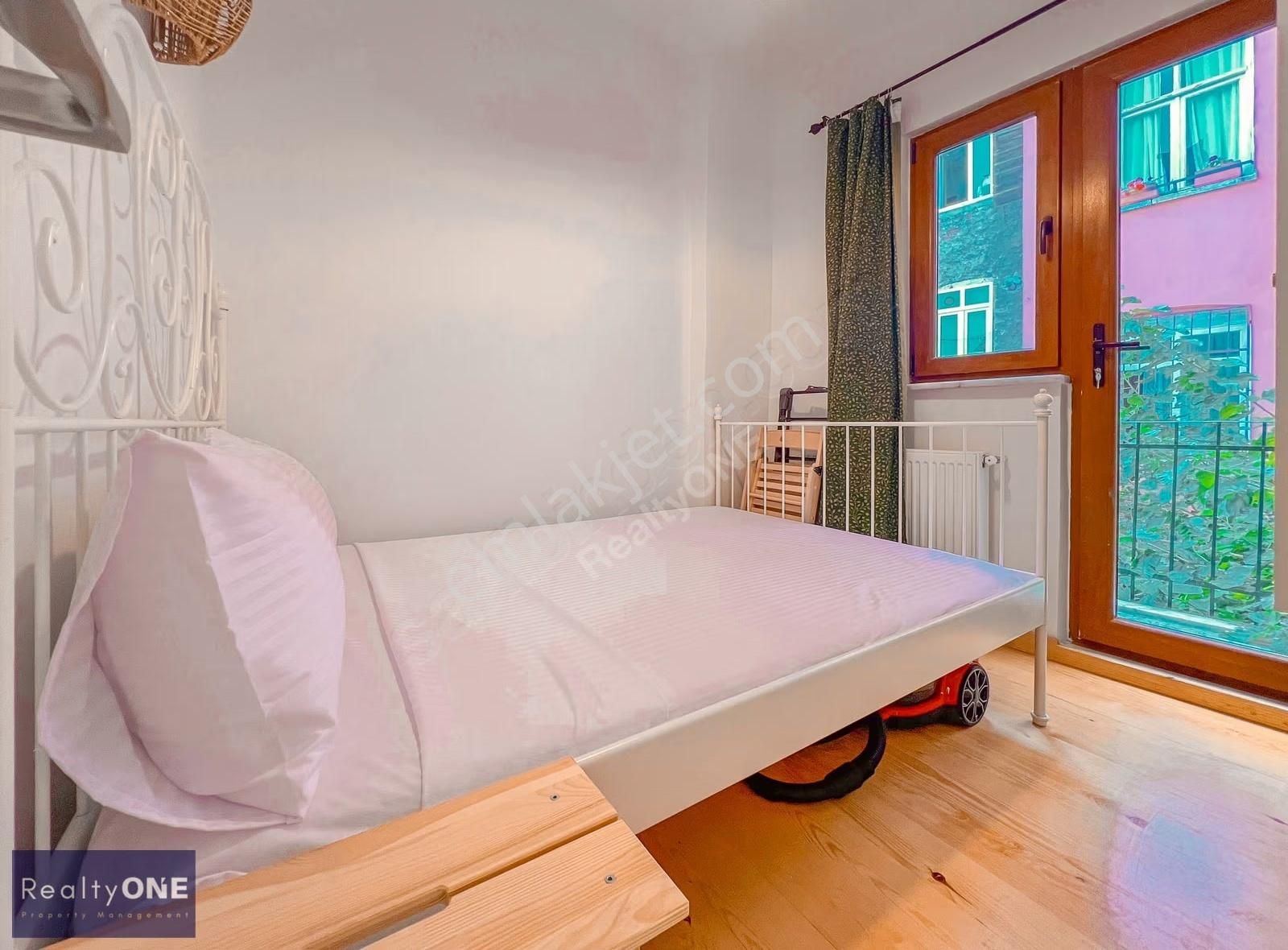 R-one Beyoğlu Tomtom'da 2+1 Eşyalı Balkonlu Kiralık Daire-eng - Görsel 28