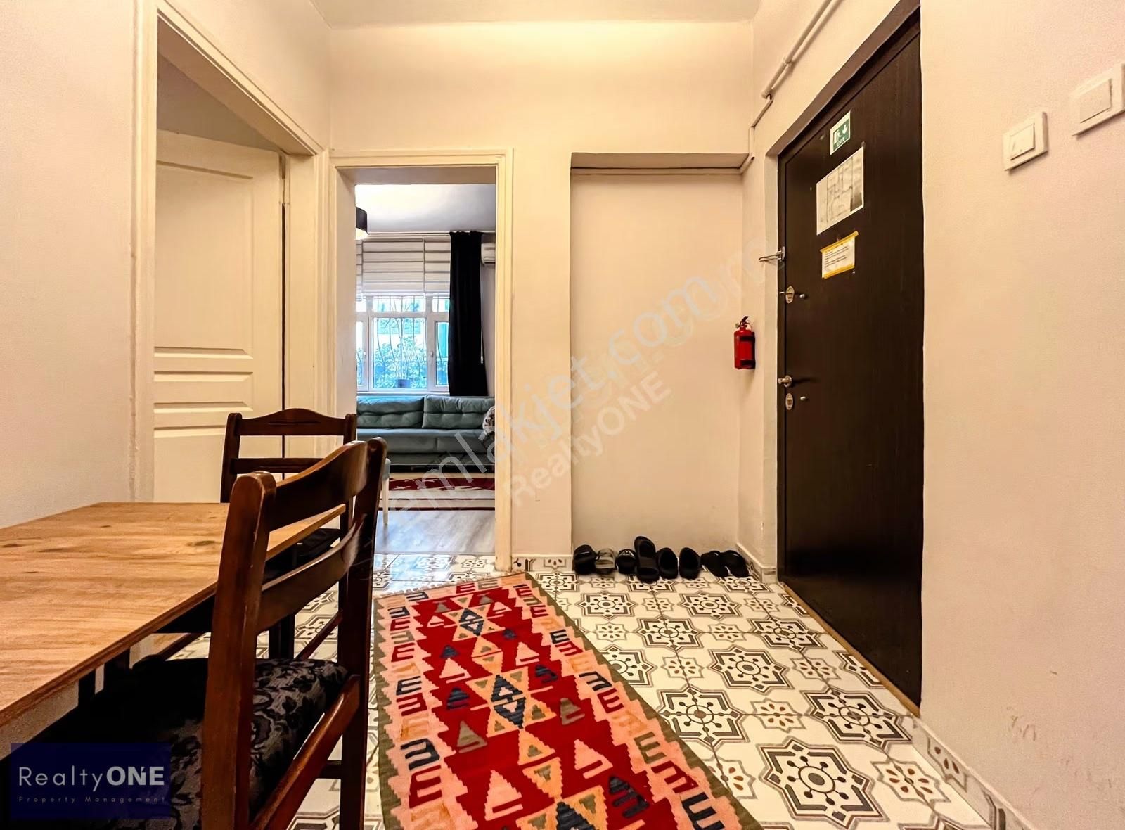 R-one Beyoğlu Cihangir Merkezi Konum Eşyalı 2+1 Kiralık Daire-en