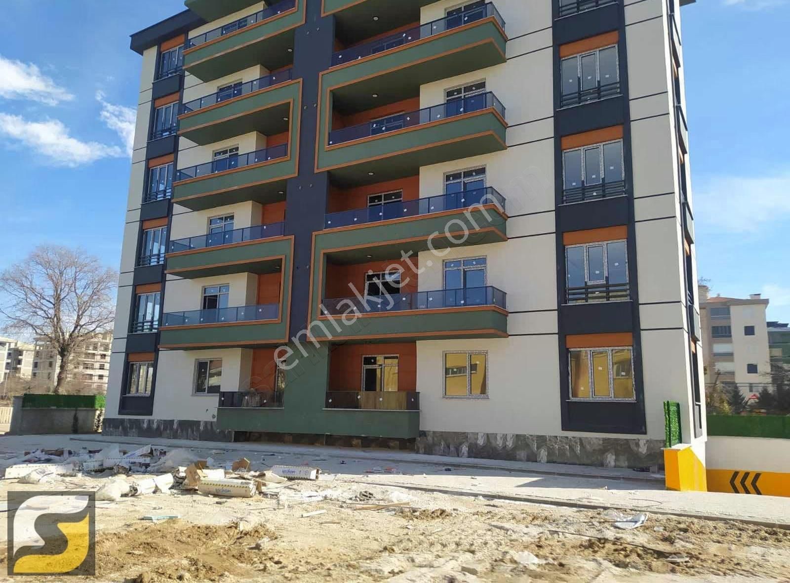 Konya Karatayda Satılık 3+1 Ayrı Mutfak Daire