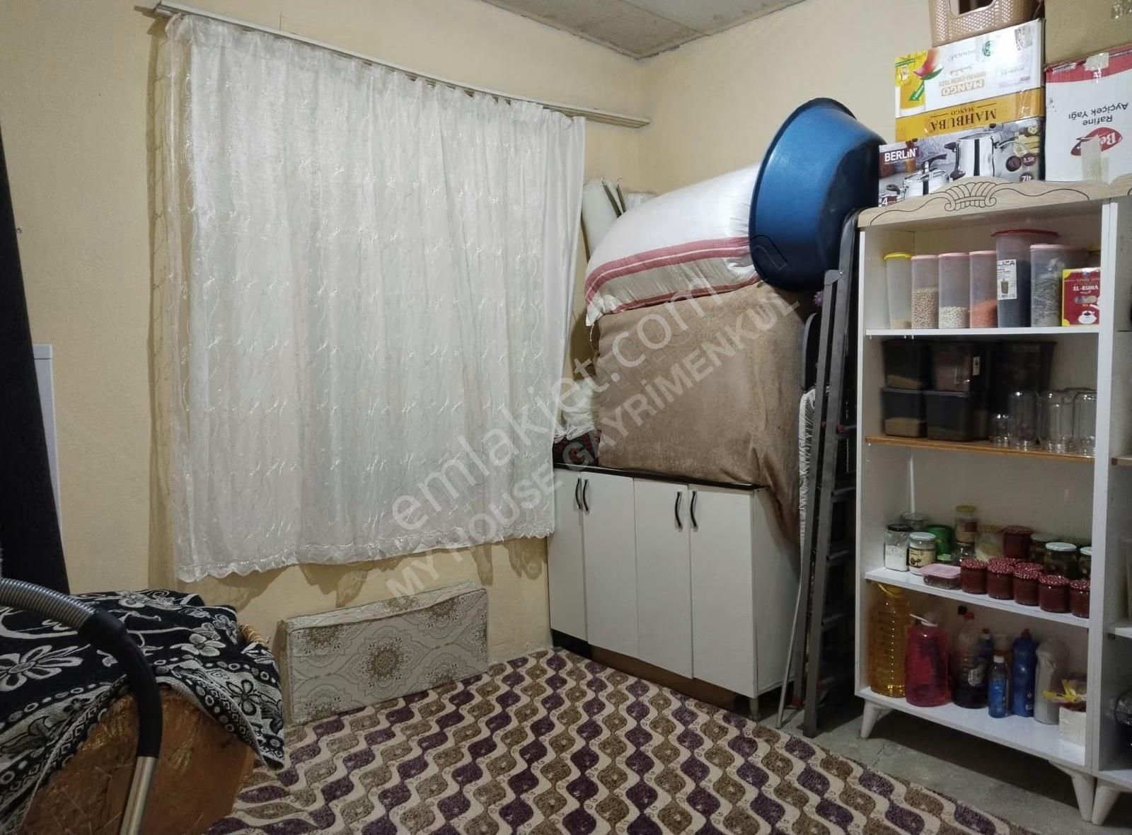 Aksu Pınarlı'da Satılık İki Tarafı Yol 707 M2 Tek Tapu 2 Ev. - Görsel 2