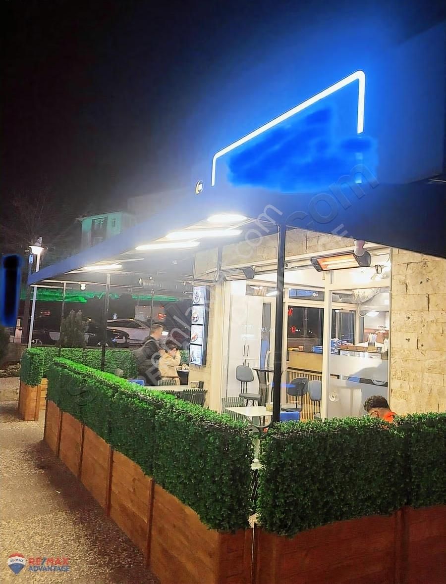 Remax Advanage'dan Ege Boyu Çarşısı Meydanın'da Satılık Dükkan - Görsel 8