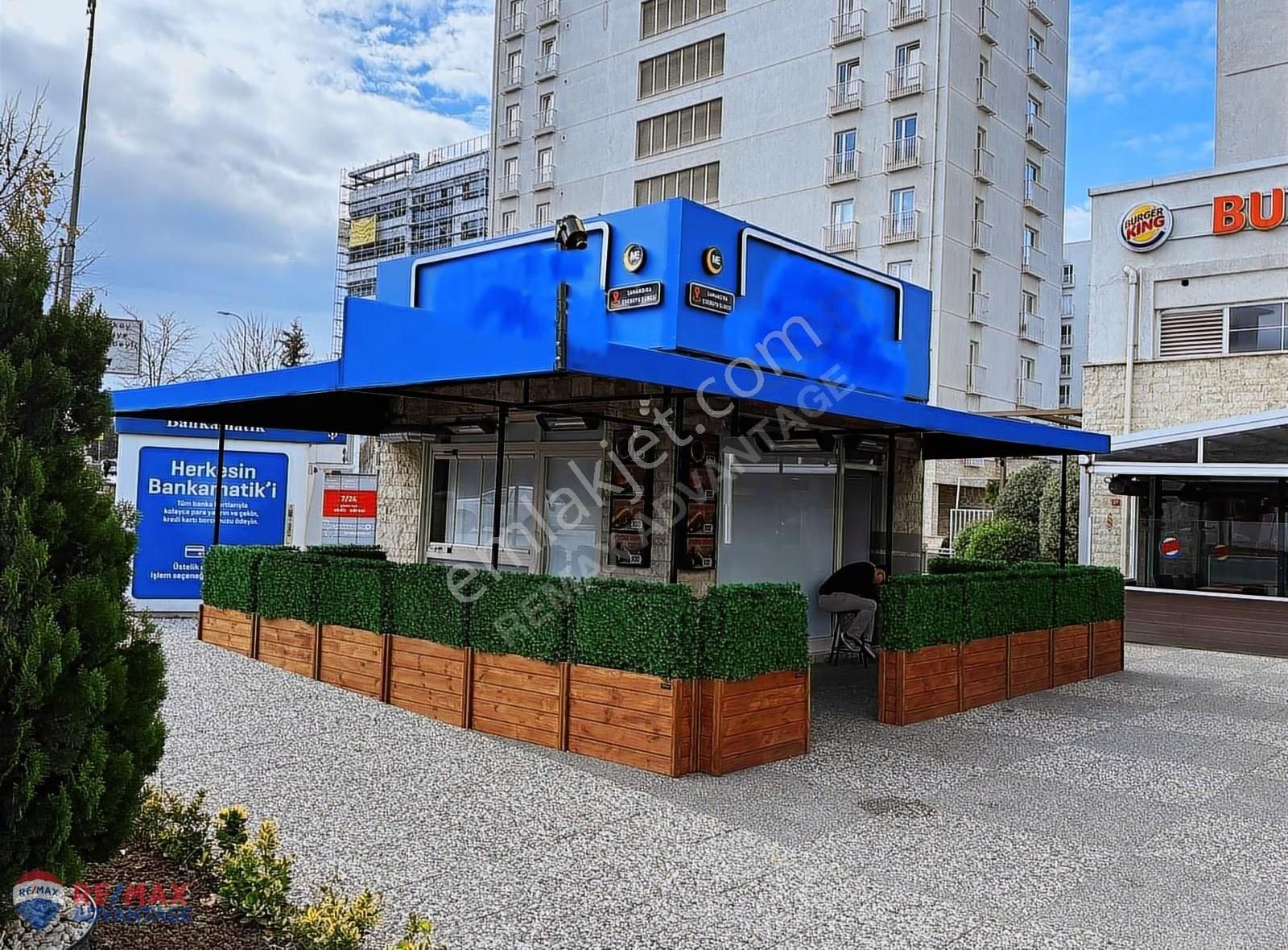 Remax Advanage'dan Ege Boyu Çarşısı Meydanın'da Satılık Dükkan - Görsel 7