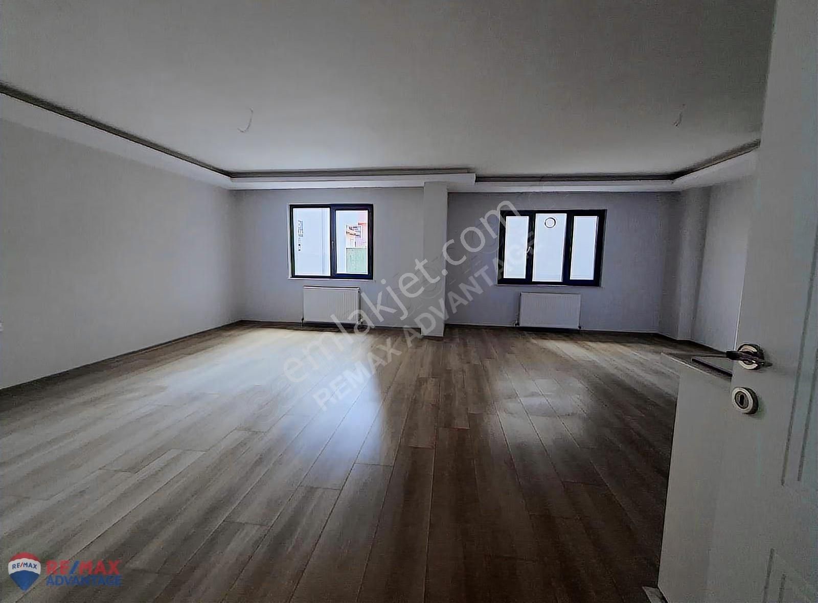Remax Advantage'dan Özlüce Okullar Bölgesinde 3+1 Sıfır Daire - Görsel 22