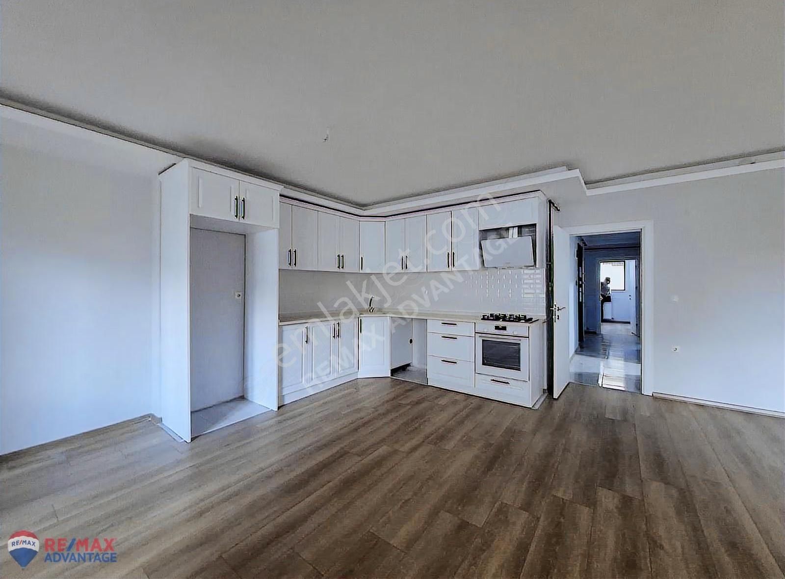 Remax Advantage'dan Özlüce Okullar Bölgesinde 3+1 Sıfır Daire - Görsel 9
