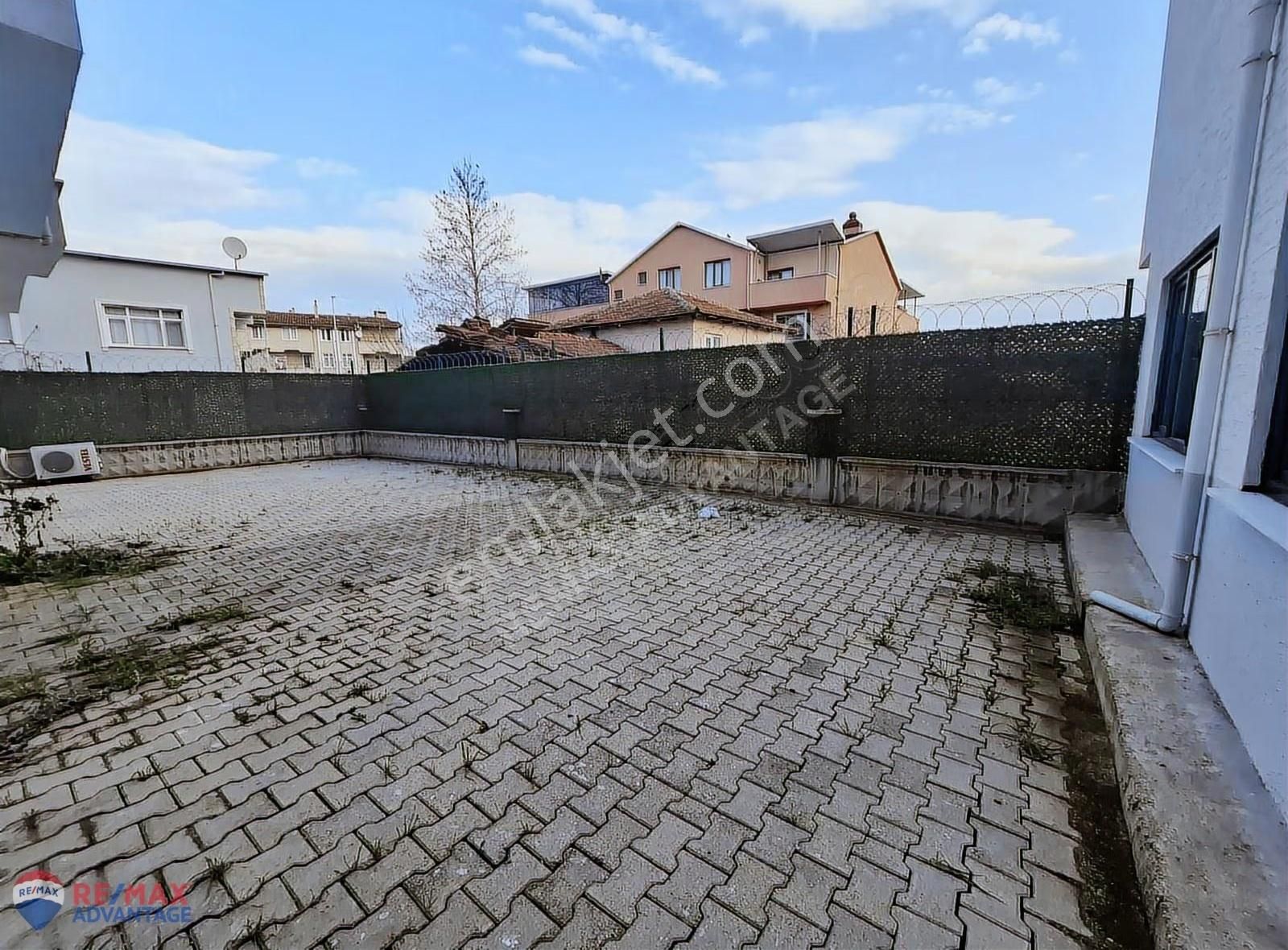 Remax Advantage'dan Özlüce Okullar Bölgesinde 3+1 Sıfır Daire - Görsel 19