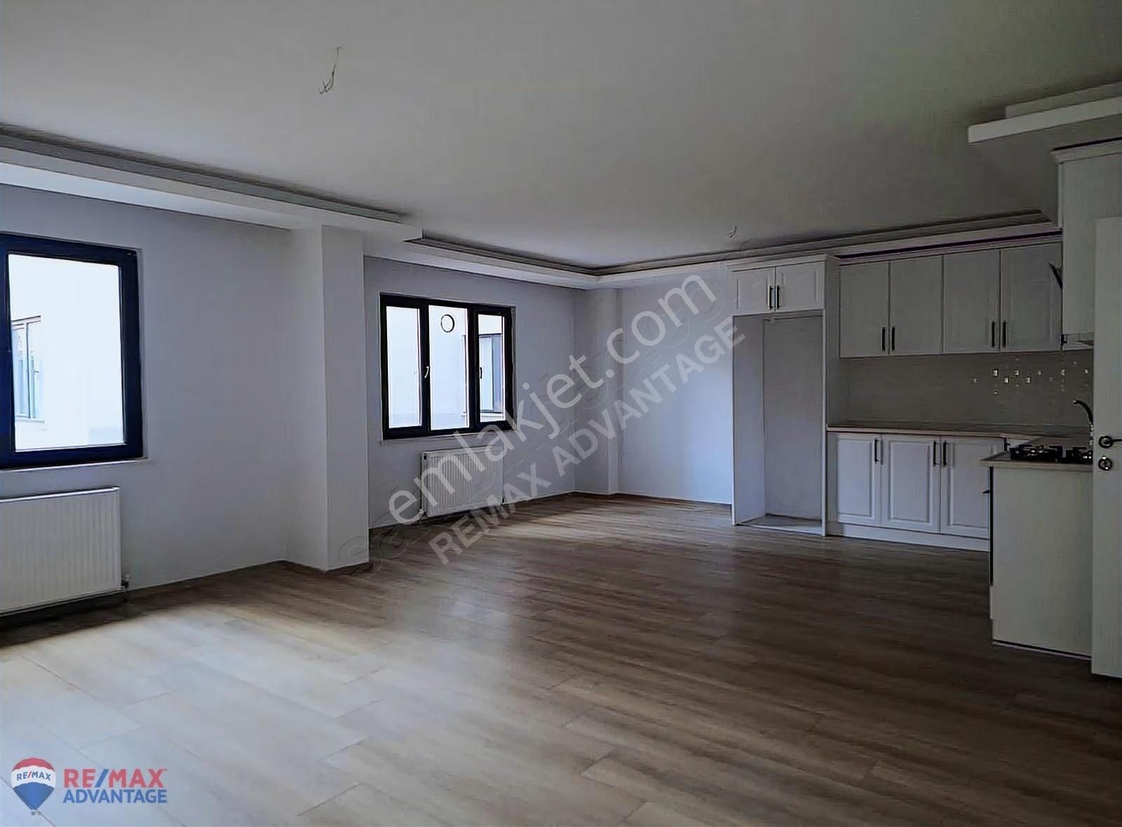 Remax Advantage'dan Özlüce Okullar Bölgesinde 3+1 Sıfır Daire - Görsel 13