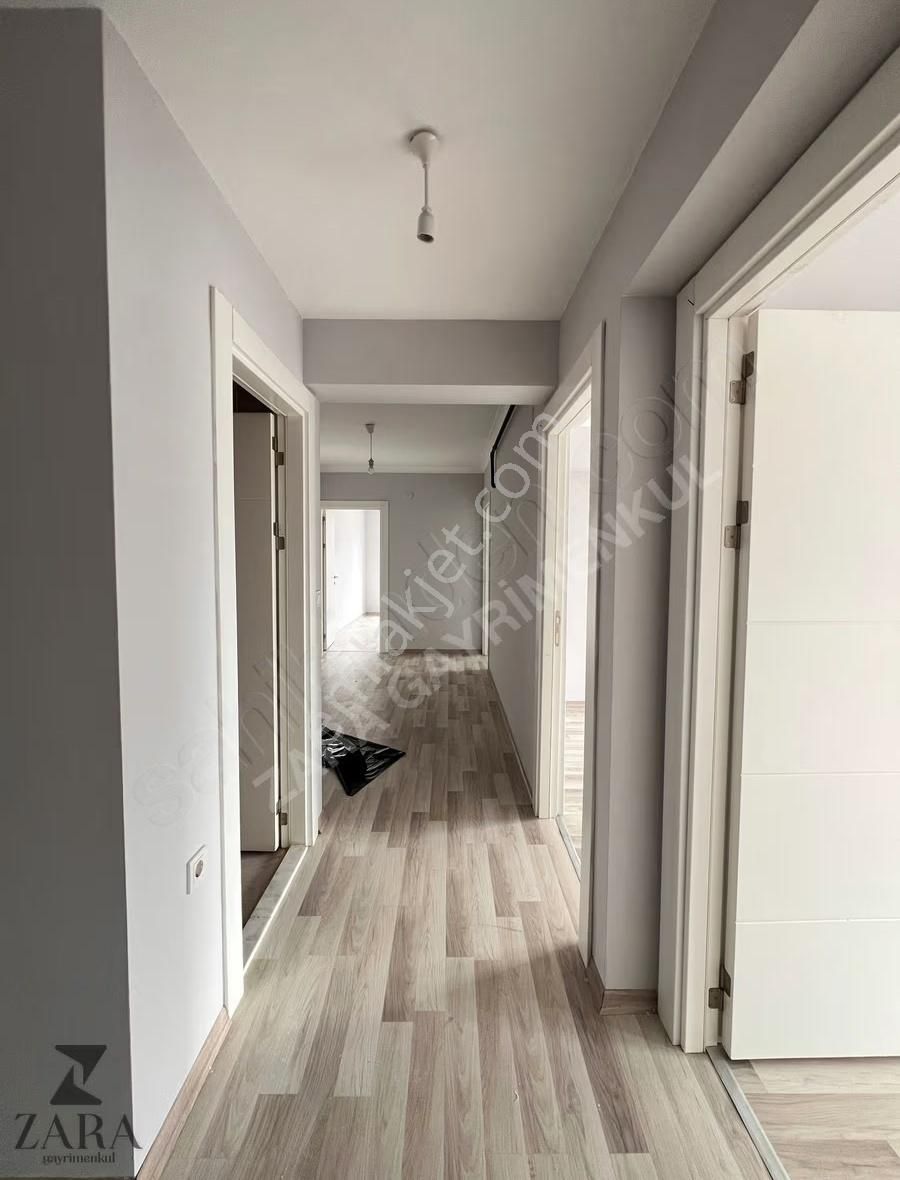 ▄zara▄n.ertaş Cd Üzeri Site'de 3+1 145m²ful Yapılı Kiralık Daire - Görsel 4