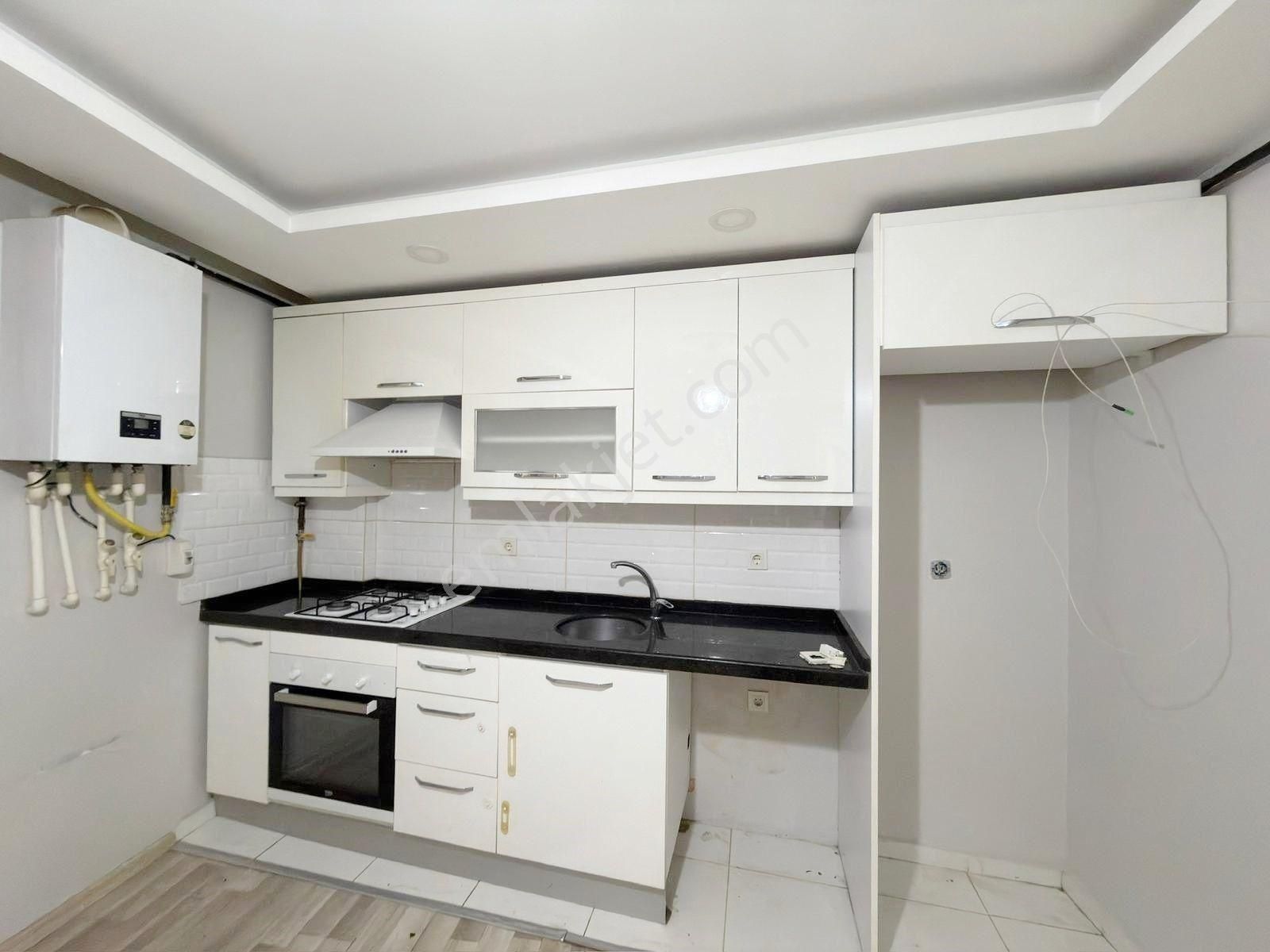 Yıldız Dan Fevizçakmakta Metrobüse Yakın Yatırımlık Boş Fırsat Daire 2+1 - Görsel 5