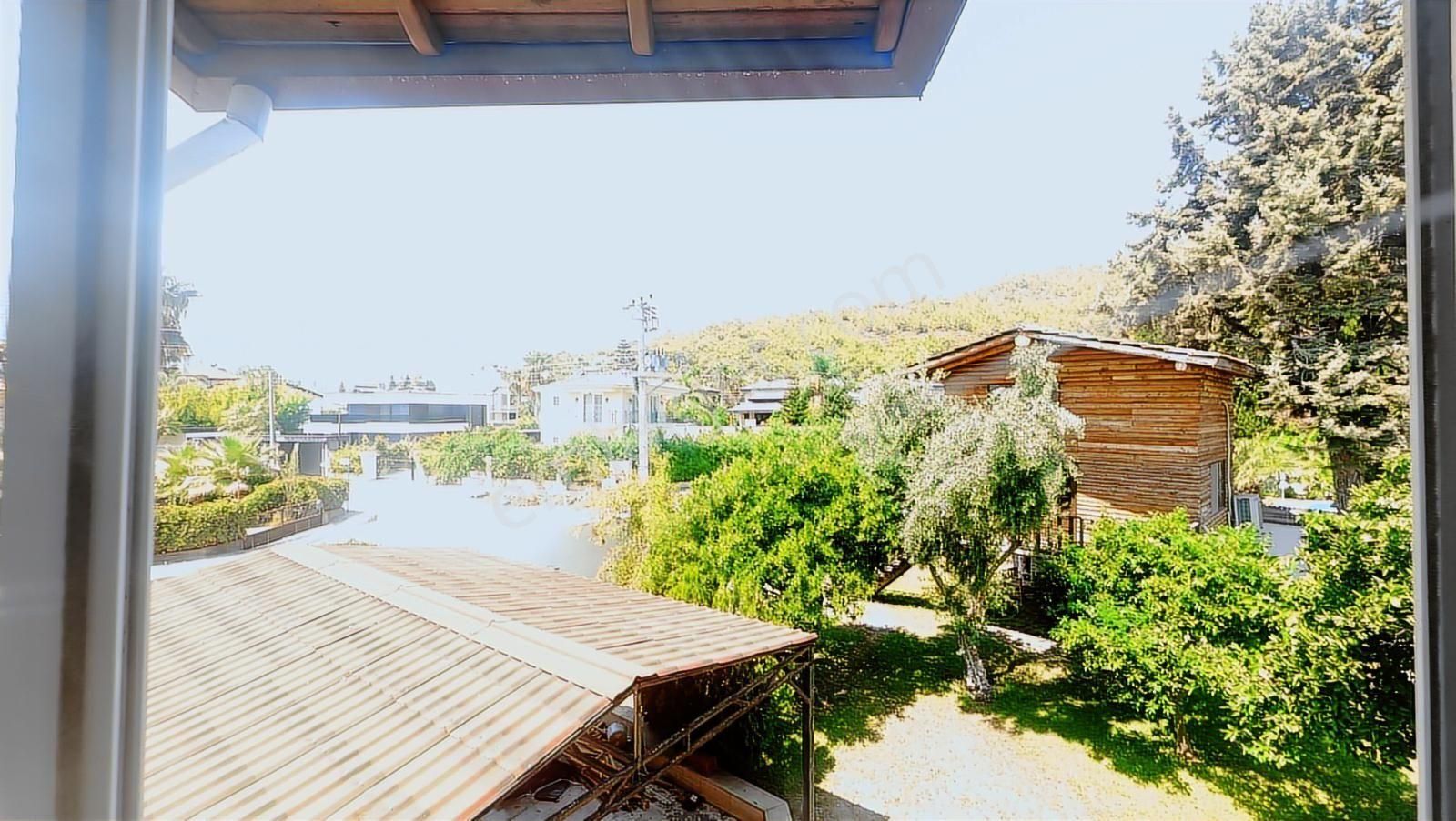 Kiriş'te Vatandaşlığa Uygun Havuzlu Sitede Satılık Villa - Görsel 28