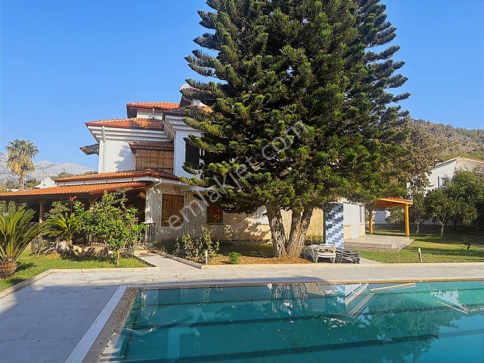 Kiriş'te Vatandaşlığa Uygun Havuzlu Sitede Satılık Villa - Görsel 26
